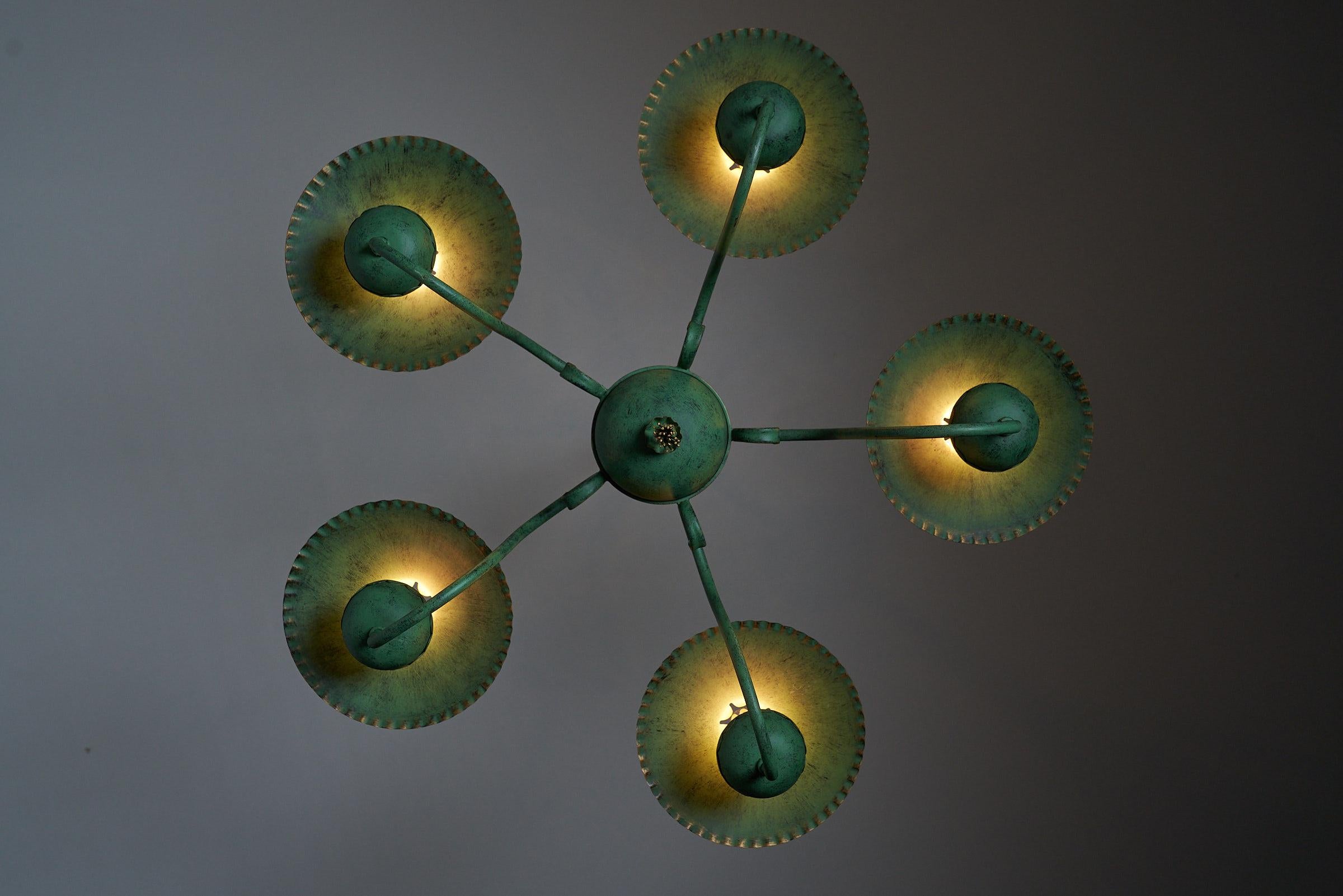 Elegant Green Chandelier with Shades Italy For Sale 8
