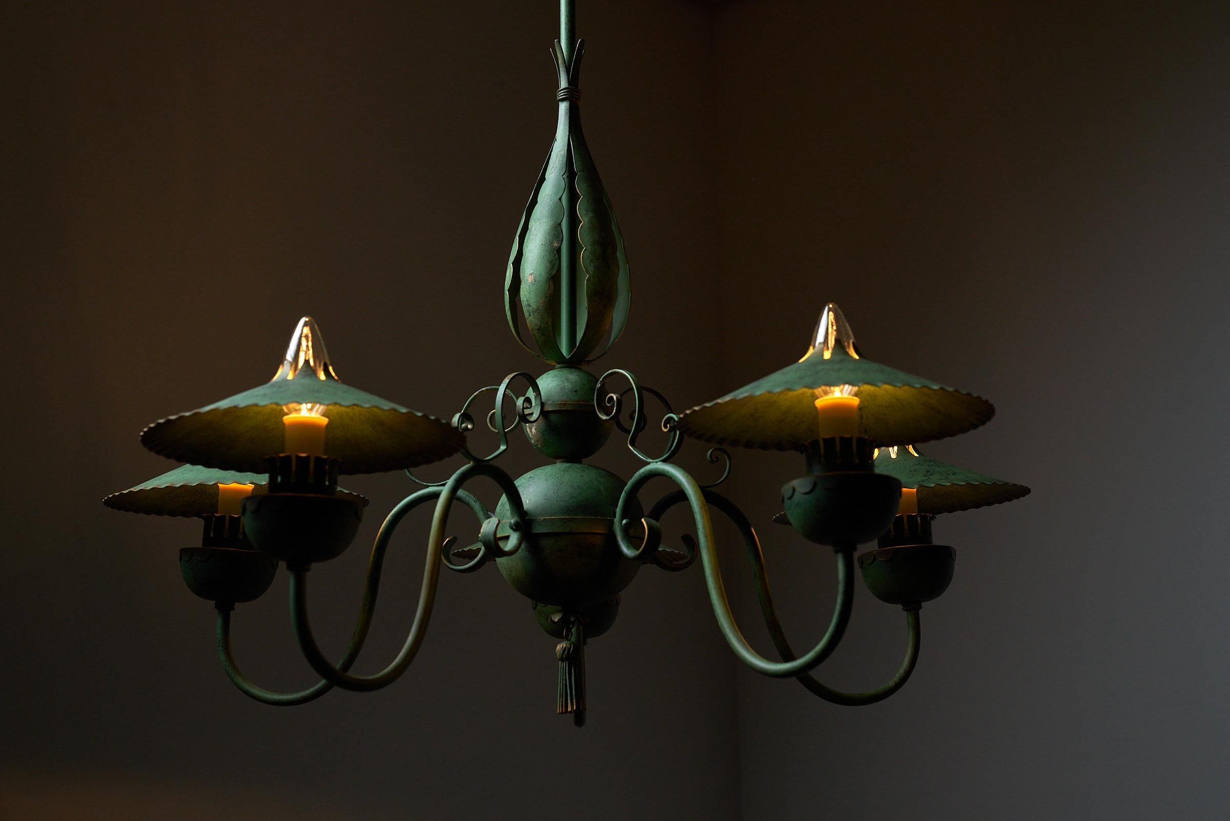 Hand-Crafted Elegant Green Chandelier with Shades Italy For Sale