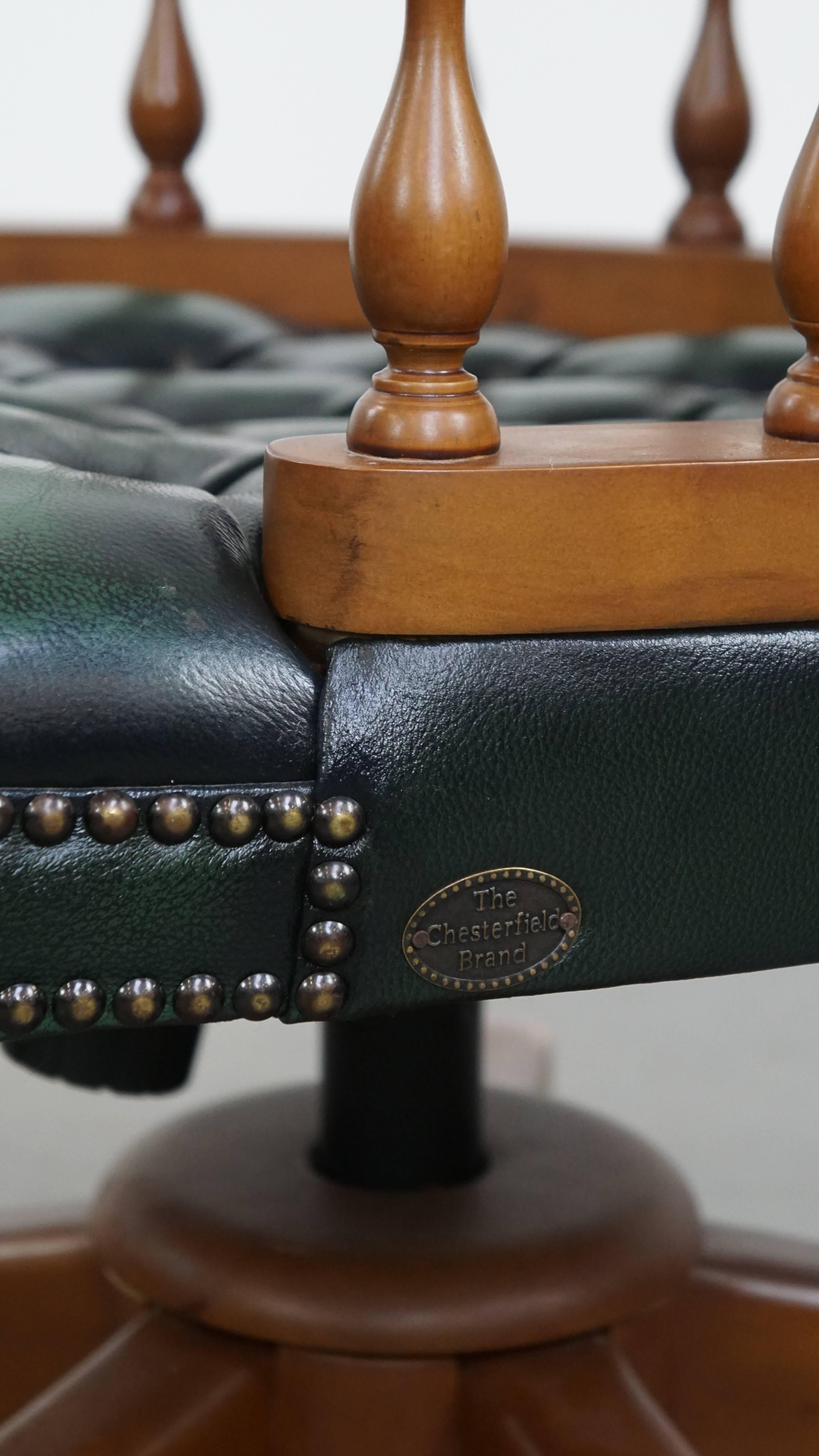 Eleganter grüner englischer Chesterfield-Bürostuhl aus Rindsleder im Angebot 7