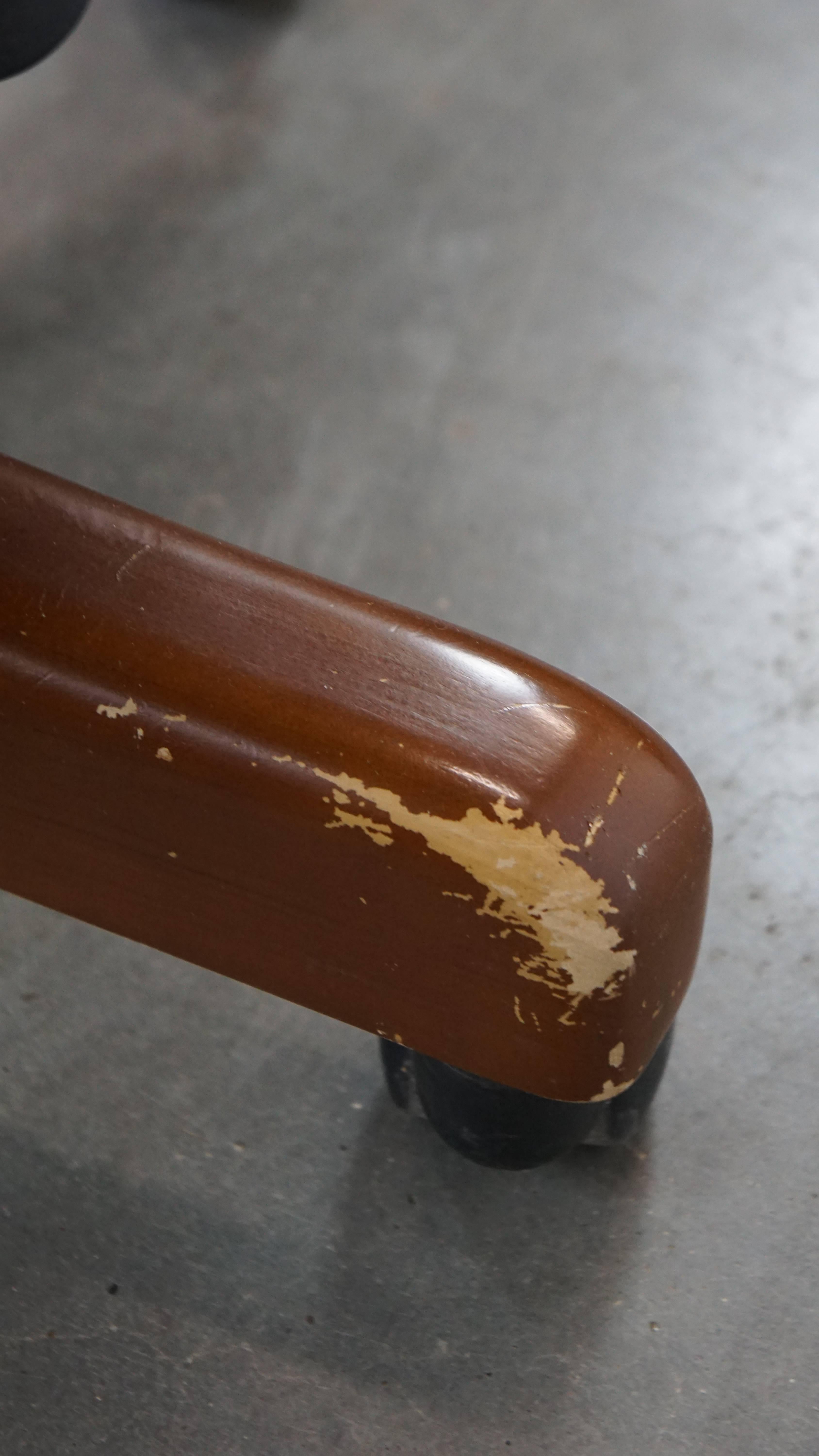 Eleganter grüner englischer Chesterfield-Bürostuhl aus Rindsleder im Angebot 9