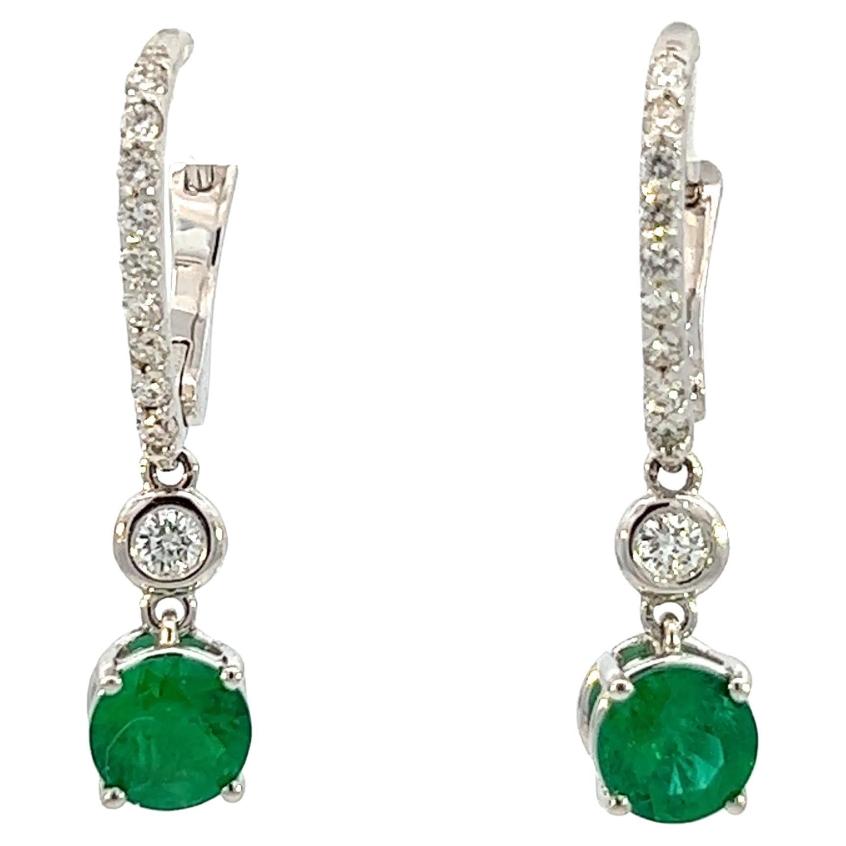 Elegante grüne Edelstein-Ohrringe