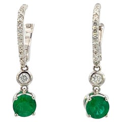 Elegante grüne Edelstein-Ohrringe