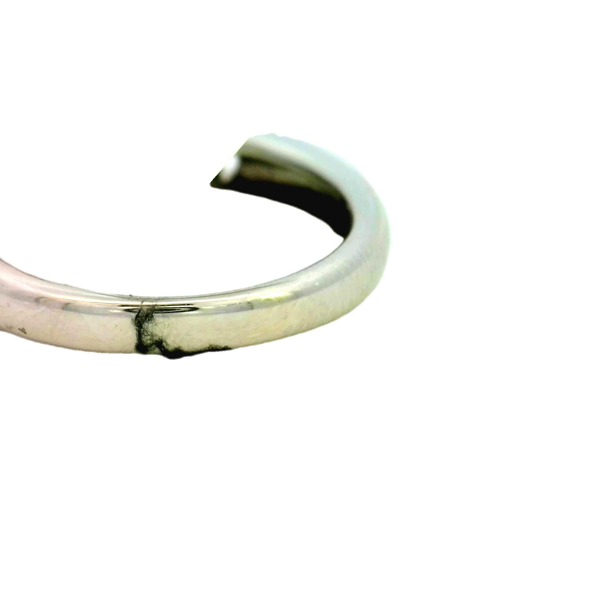 Elegant Green Gemstone Ring In New Condition For Sale In Great Neck Plaza, NY