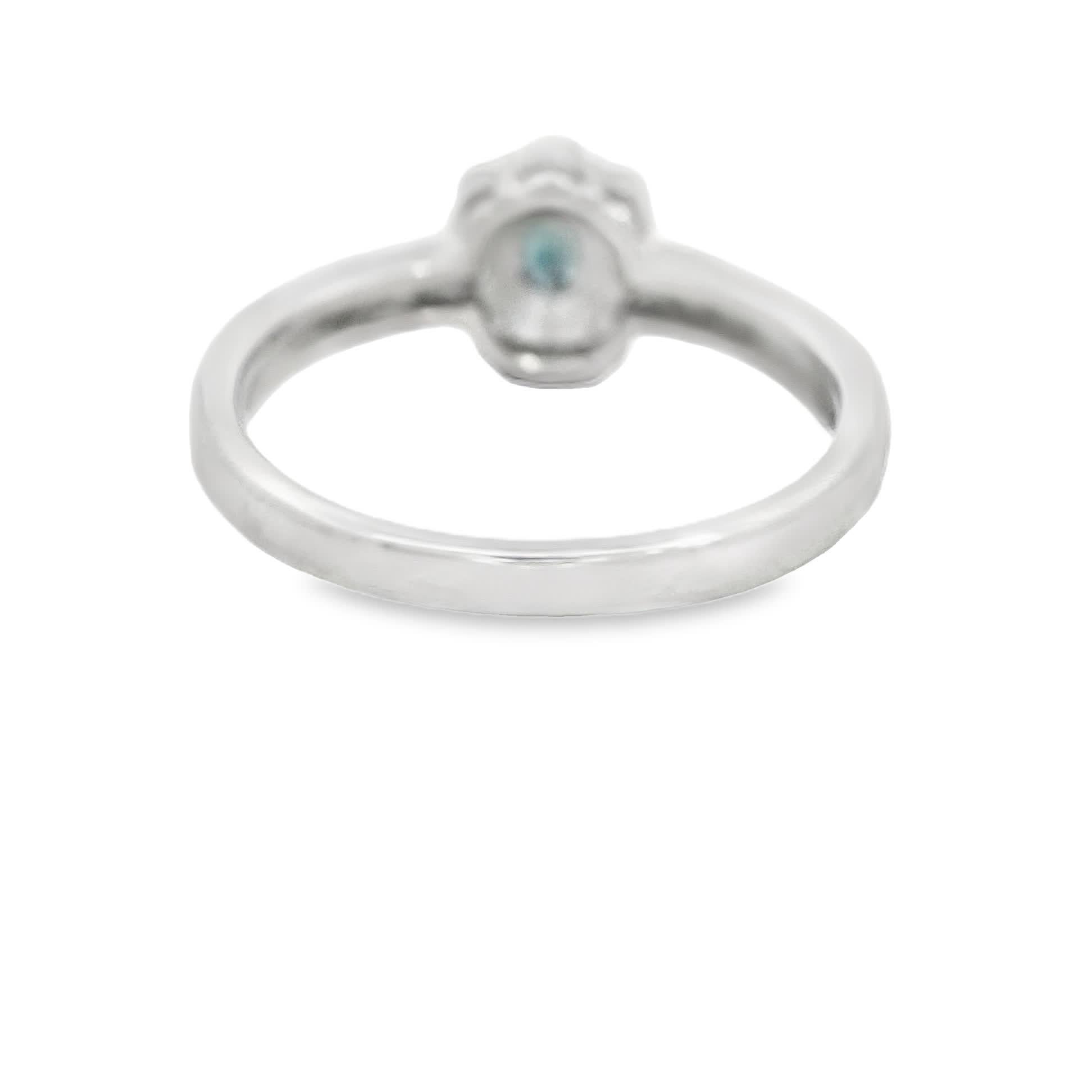 Eleganter Ring mit grünem Edelstein im Zustand „Neu“ im Angebot in Great Neck Plaza, NY