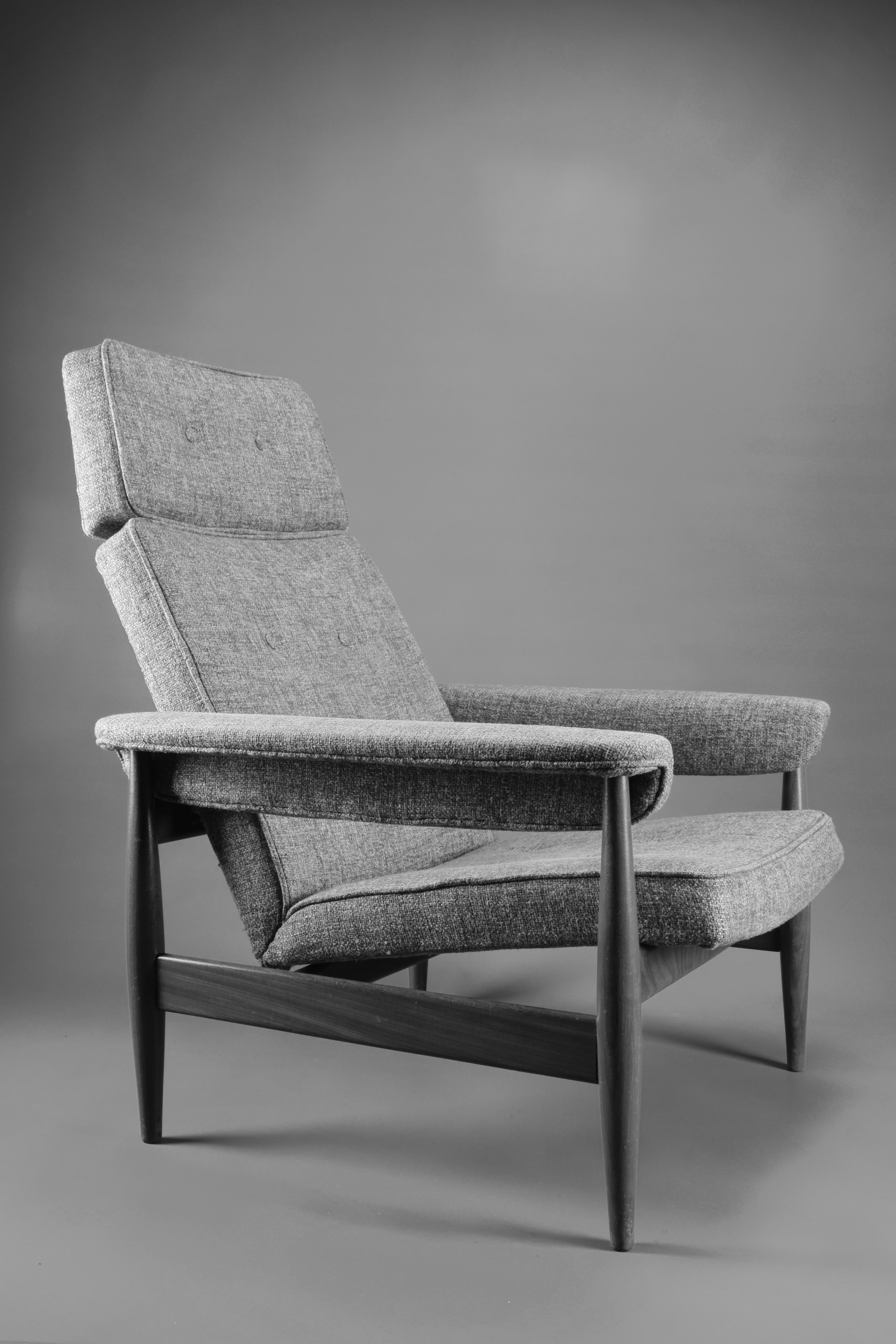 Dutch Elegant Grey Mid century Modern Lounge Chair For Sale