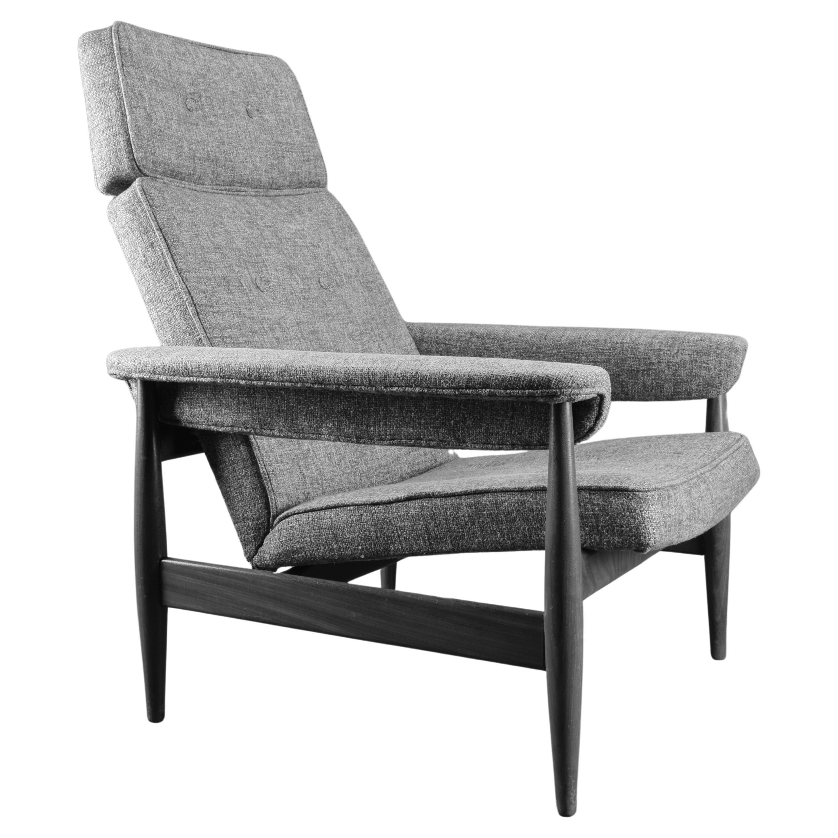 Elegant Grey Mid century Modern Lounge Chair For Sale