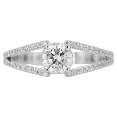 Elegant Halo Ring in 14K White Gold