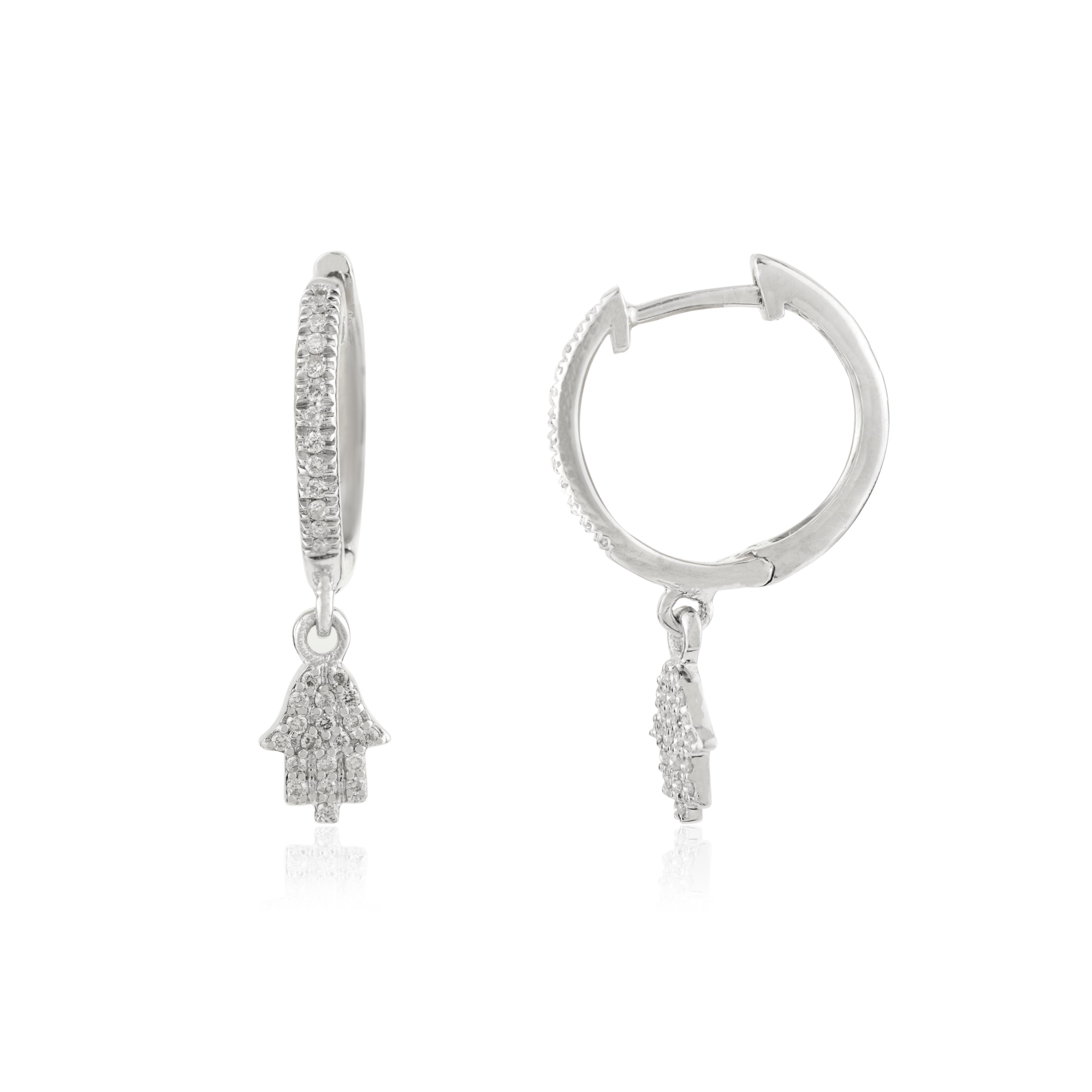Art déco Elegant Hamsa Drop Diamond Huggie Hoop Earrings in 18k White Gold Gift for Her en vente