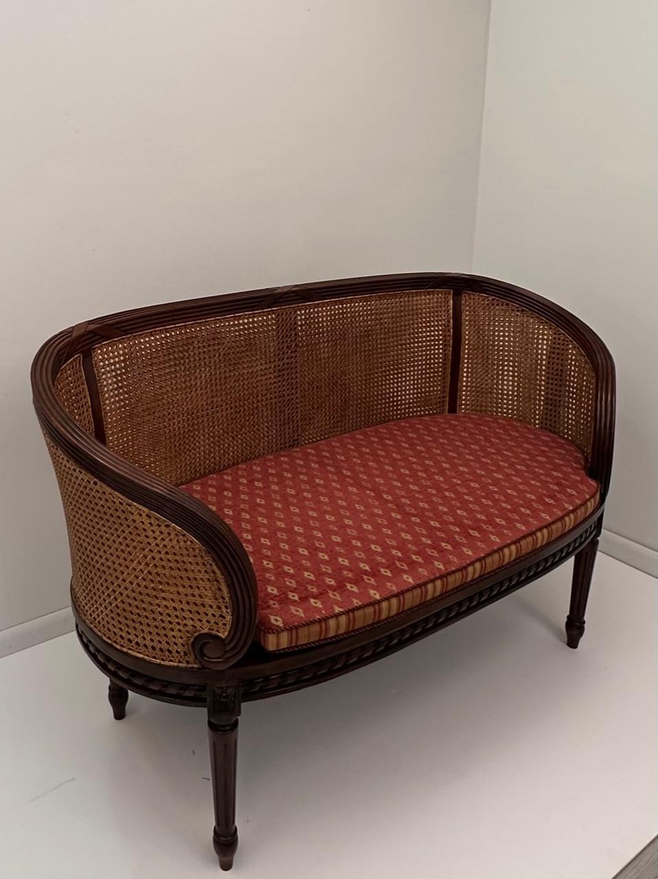 Elegant Hand Carved Mahogany and Caned Italian Settee Loveseat In Good Condition In Hopewell, NJ