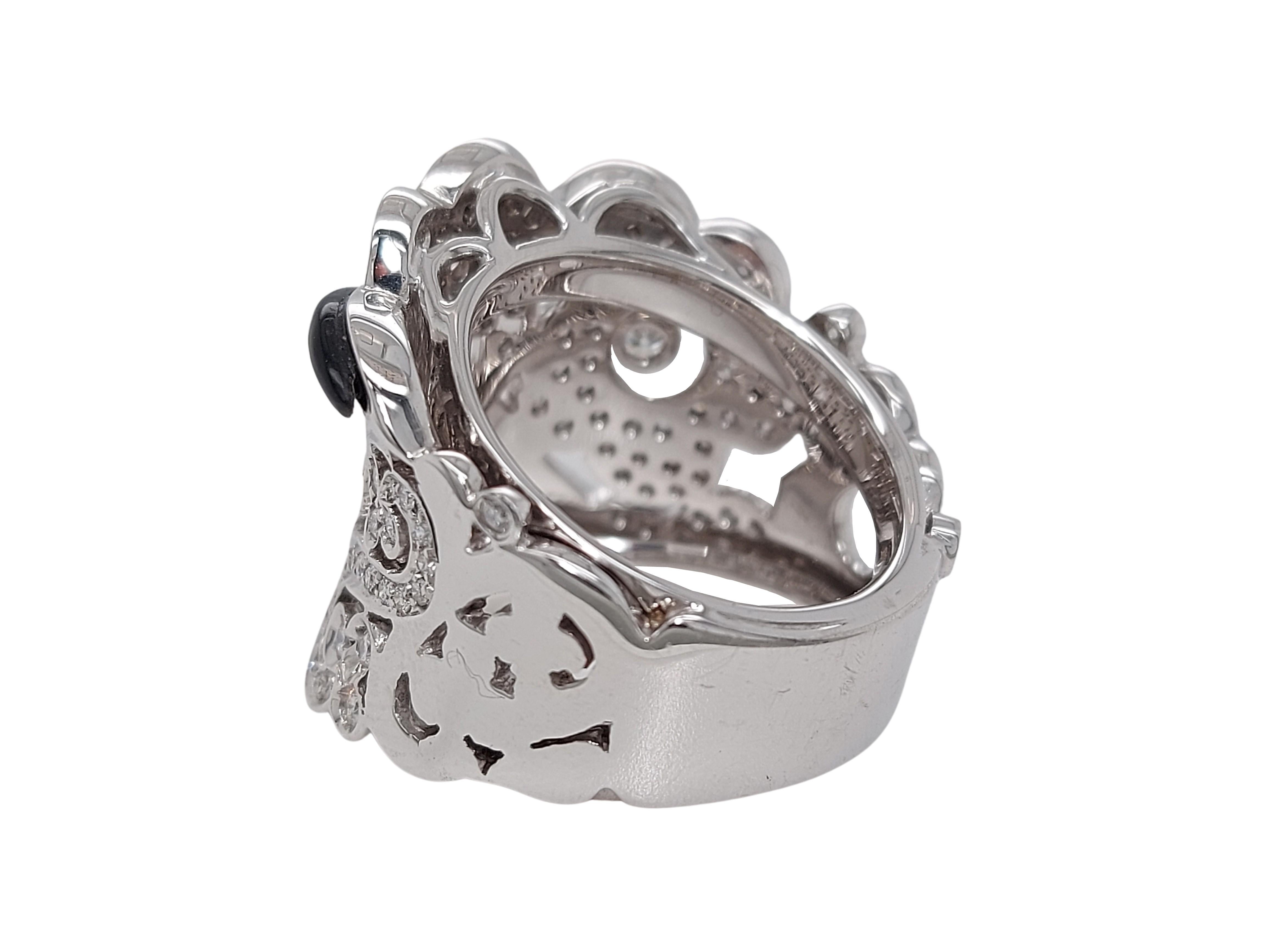 Elegant Hand Crafted 18kt White Gold Ring with 1.55ct Diamonds & Enamel For Sale 4