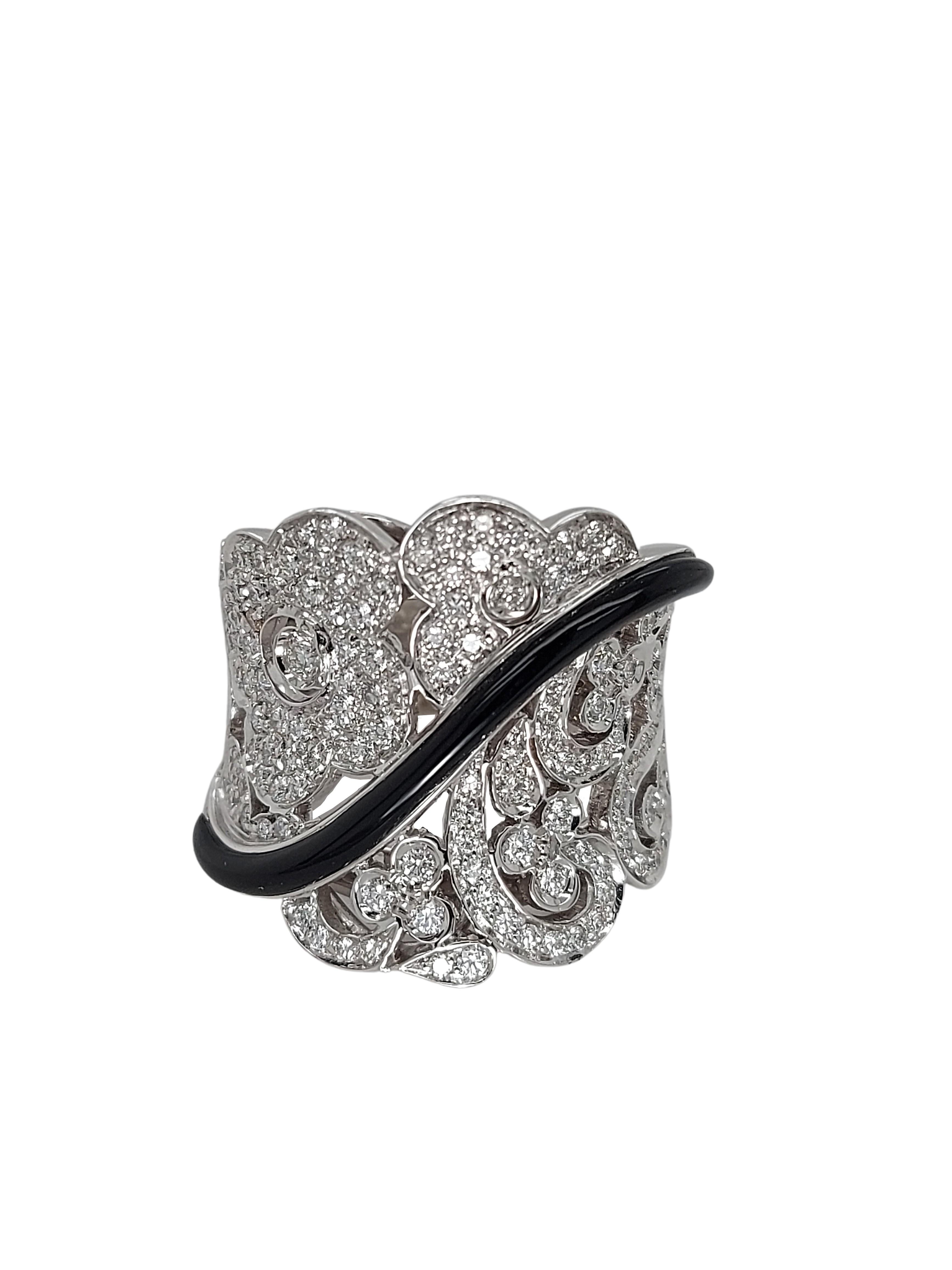 Elegant Hand Crafted 18kt White Gold Ring with 1.55ct Diamonds & Enamel For Sale 7