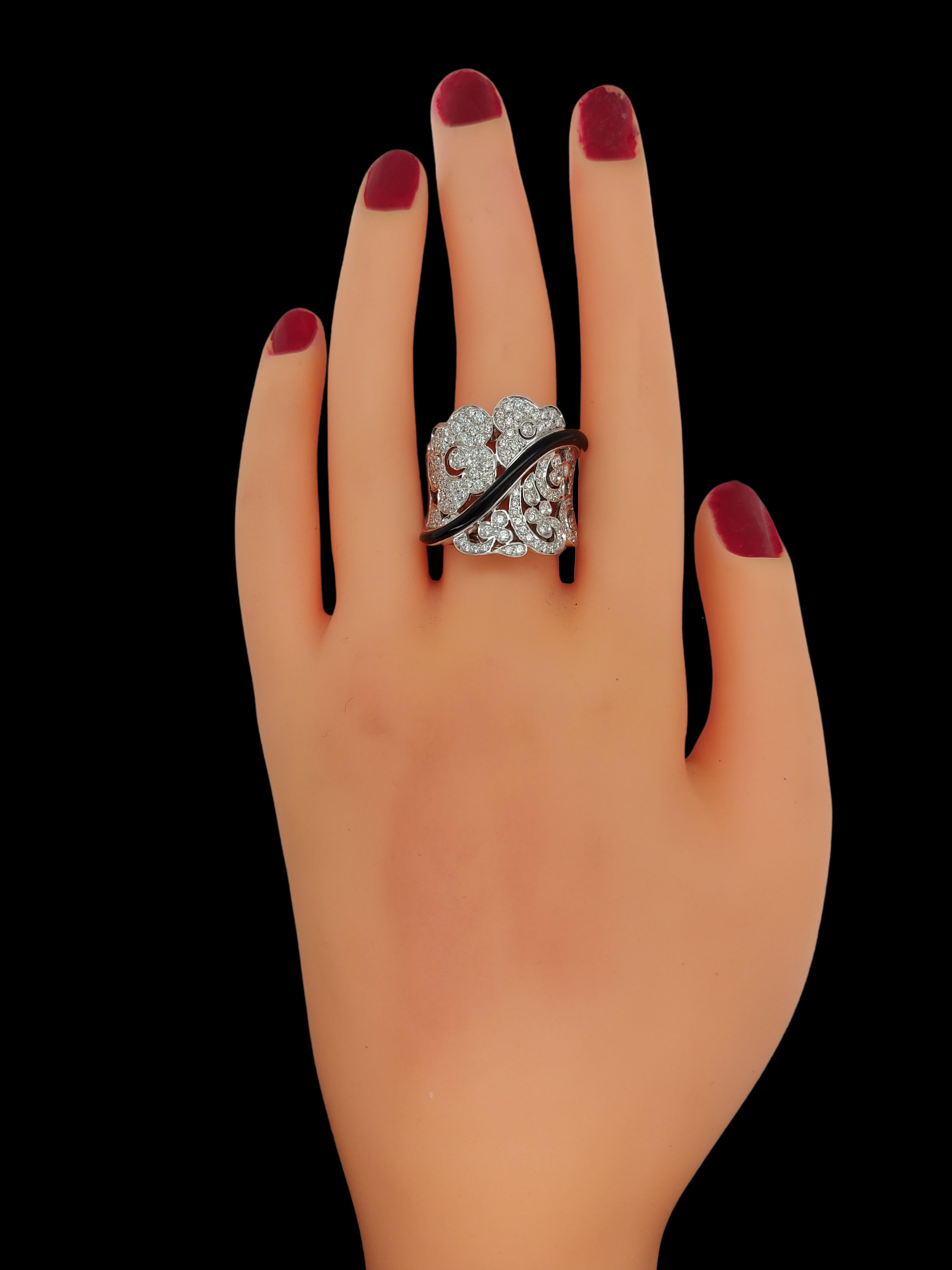 Elegant Hand Crafted 18kt White Gold Ring with 1.55ct Diamonds & Enamel For Sale 9