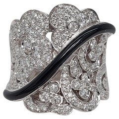 Elegant Hand Crafted 18kt White Gold Ring with 1.55ct Diamonds & Enamel