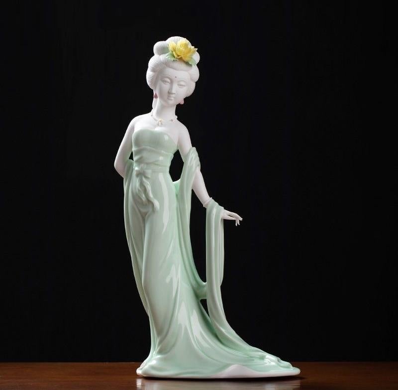 Graceful Chinese Porcelain Beauty Statue – Hand-Painted Perfection
This stunning porcelain beauty statue showcases a hand-painted elegant lady in traditional attire, representing timeless Chinese artistry. Perfect for home decor, collectors, or as a