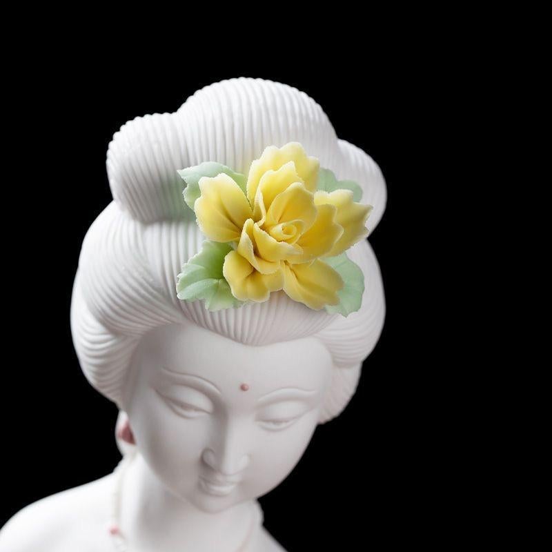 Elegant Handcrafted Porcelain Beauty Figurine – Perfect Gift for Art Lovers In New Condition In 景德镇市, CN