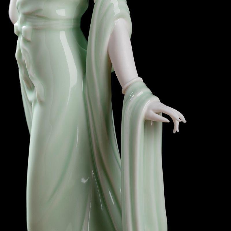 Contemporary Elegant Handcrafted Porcelain Beauty Figurine – Perfect Gift for Art Lovers