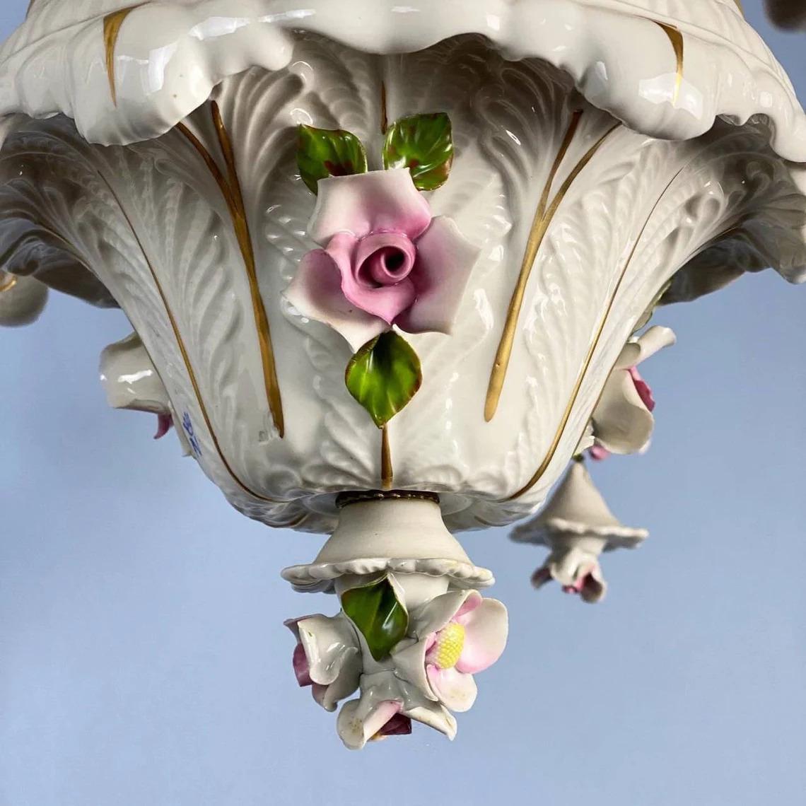 Late 20th Century Elegant Handmade Porcelain Designer Chandelier by Giulii Mangani, 1970s