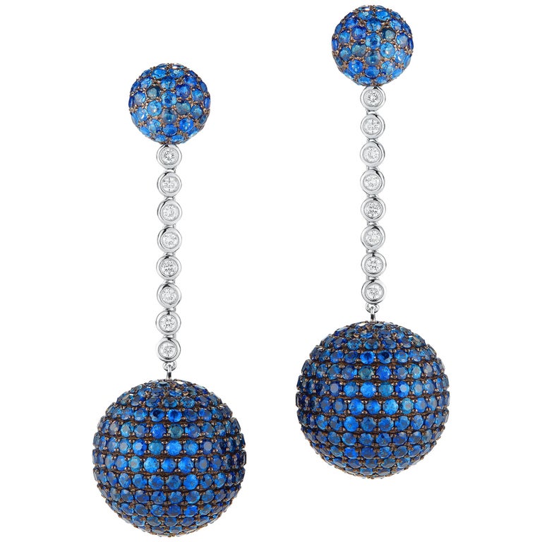Elegant Hanging Earrings Set with Diamond and Sapphire For Sale