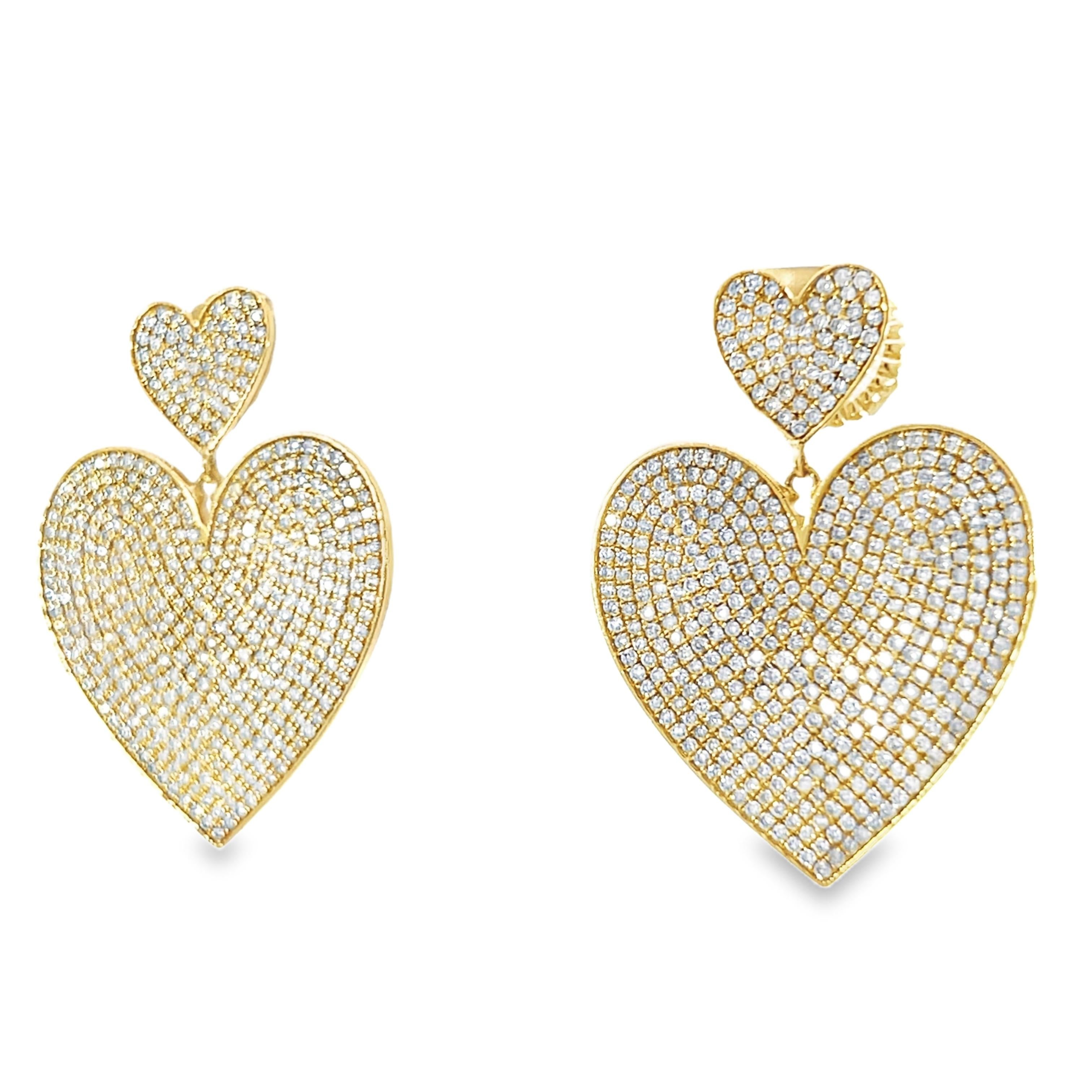 Eleganti orecchini con diamanti a forma di cuore In condizioni Nuovo in vendita a New York, NY