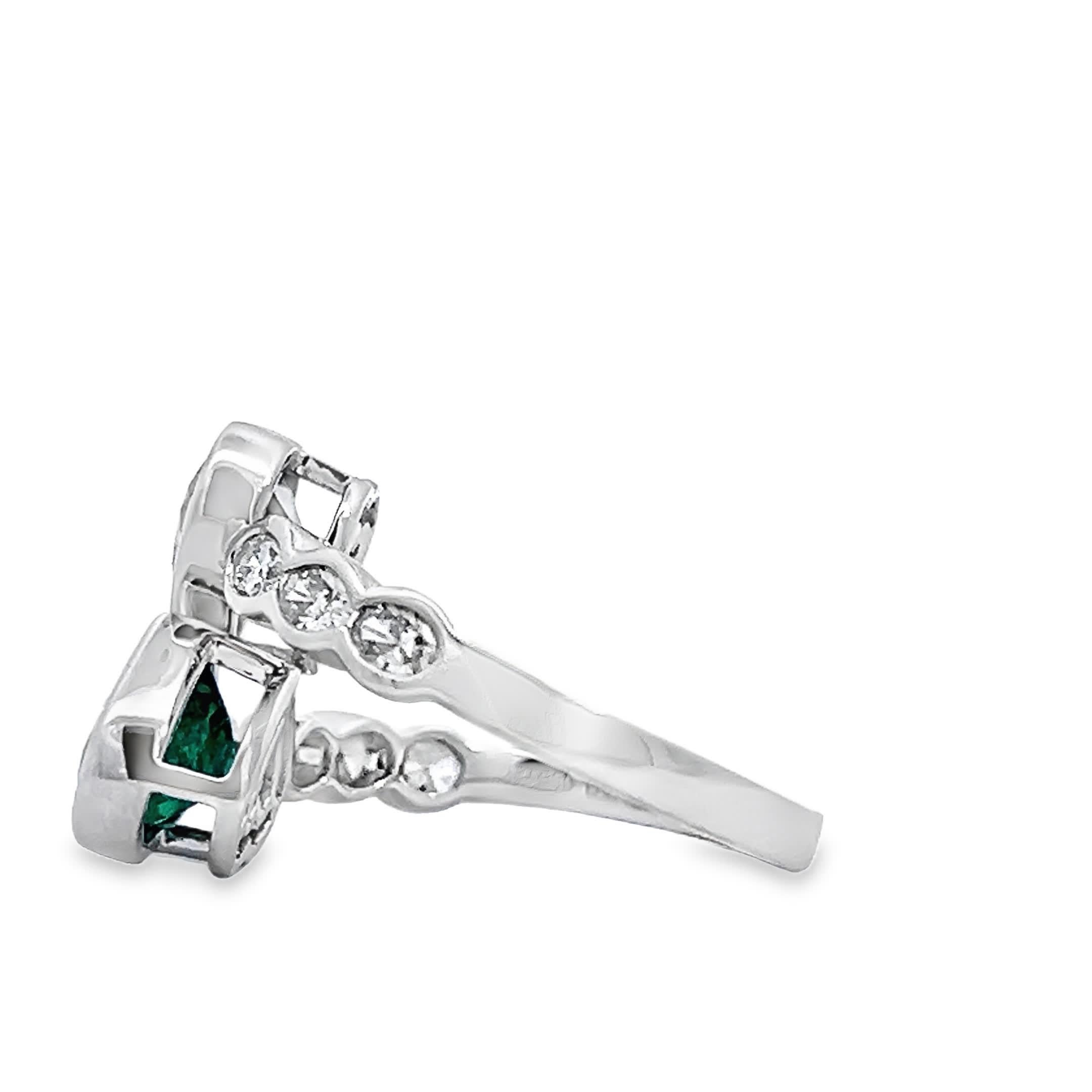Eleganter herzförmiger Edelsteinring in Herzform im Angebot 2