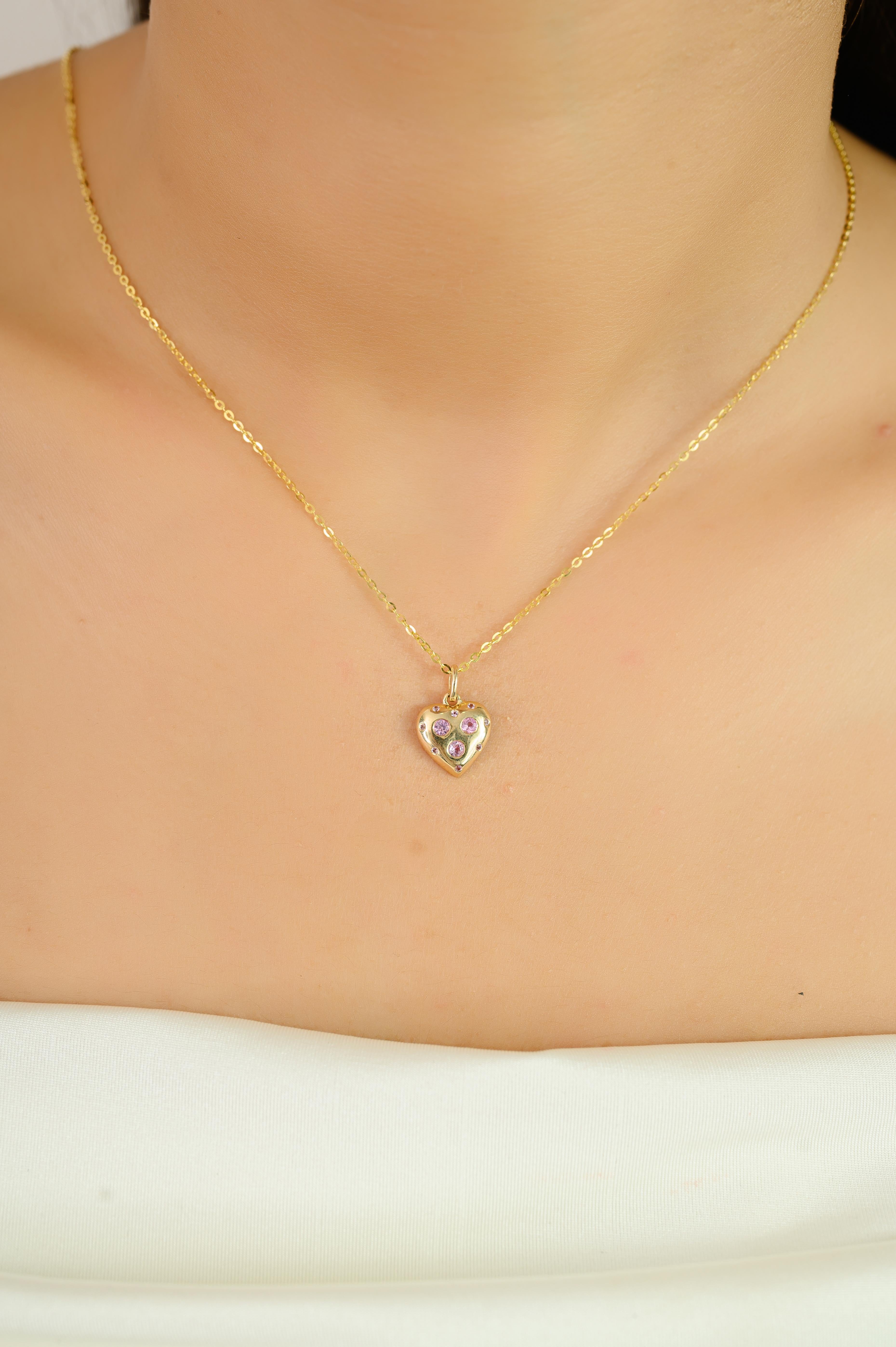 Donna Elegant Heart-Shaped Pink Sapphire Charm Pendant in 14k Yellow Gold Gift for Her in vendita