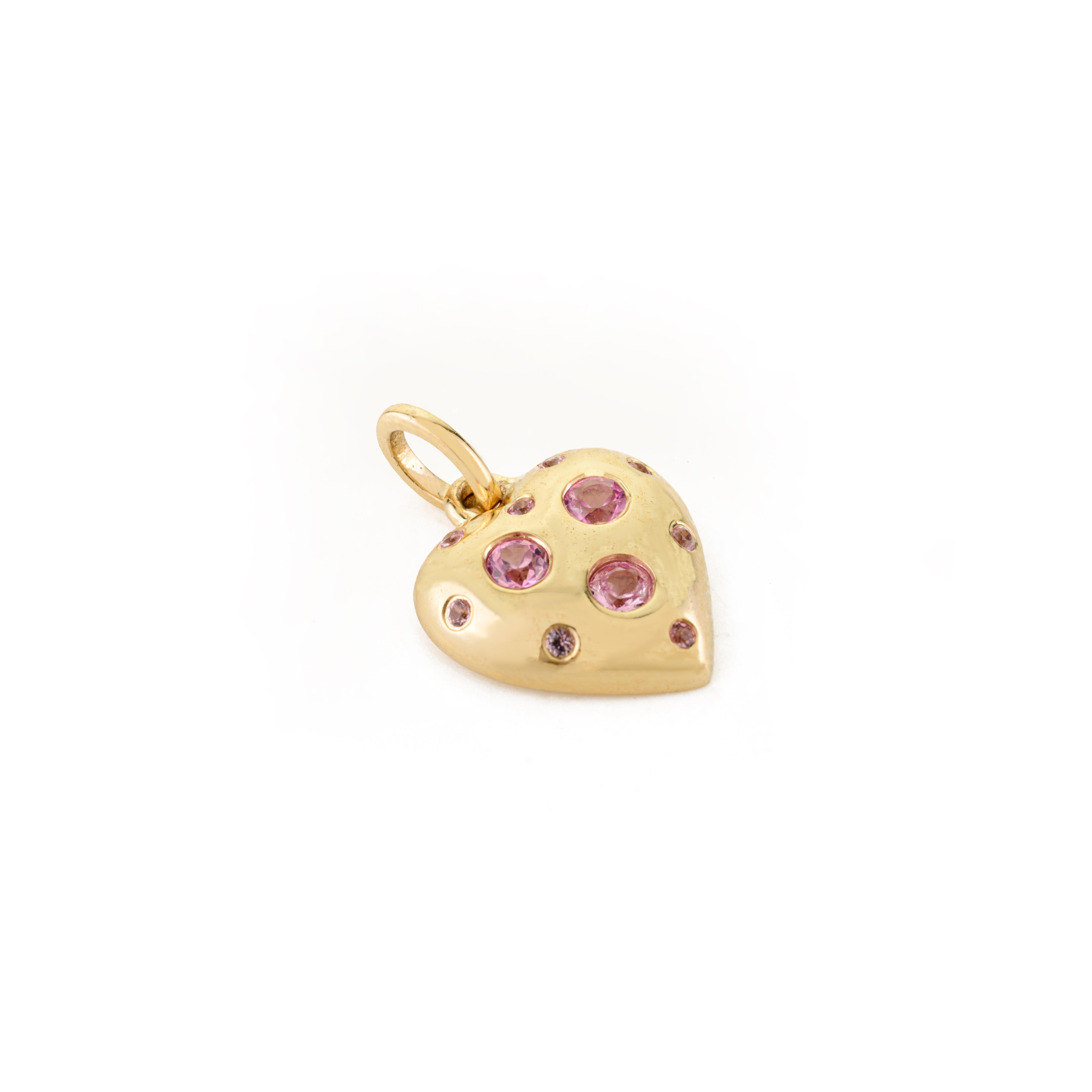 Elegant Heart-Shaped Pink Sapphire Charm Pendant in 14k Yellow Gold Gift for Her in vendita 1