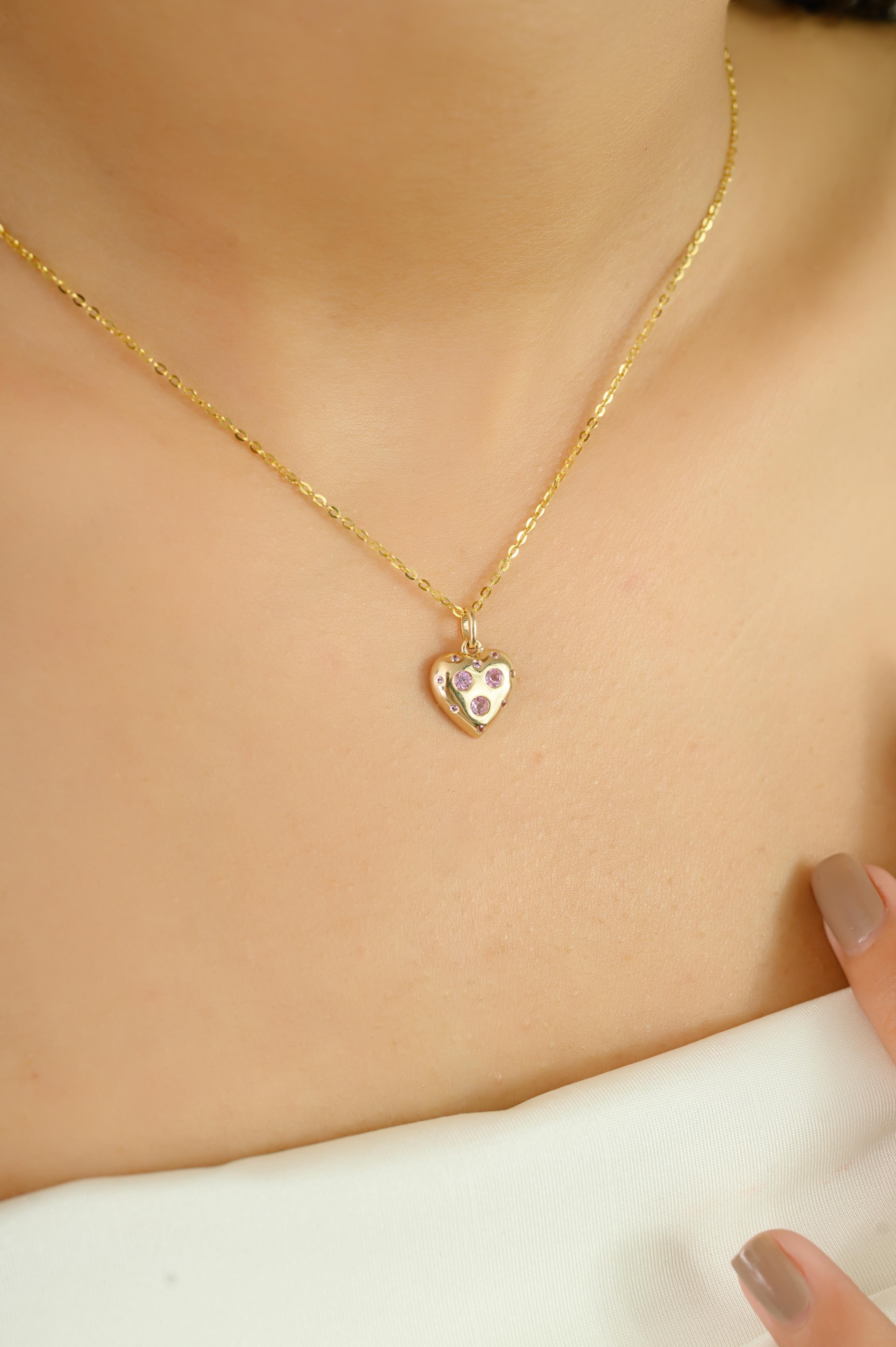 Elegant Heart-Shaped Pink Sapphire Charm Pendant in 14k Yellow Gold Gift for Her in vendita 2