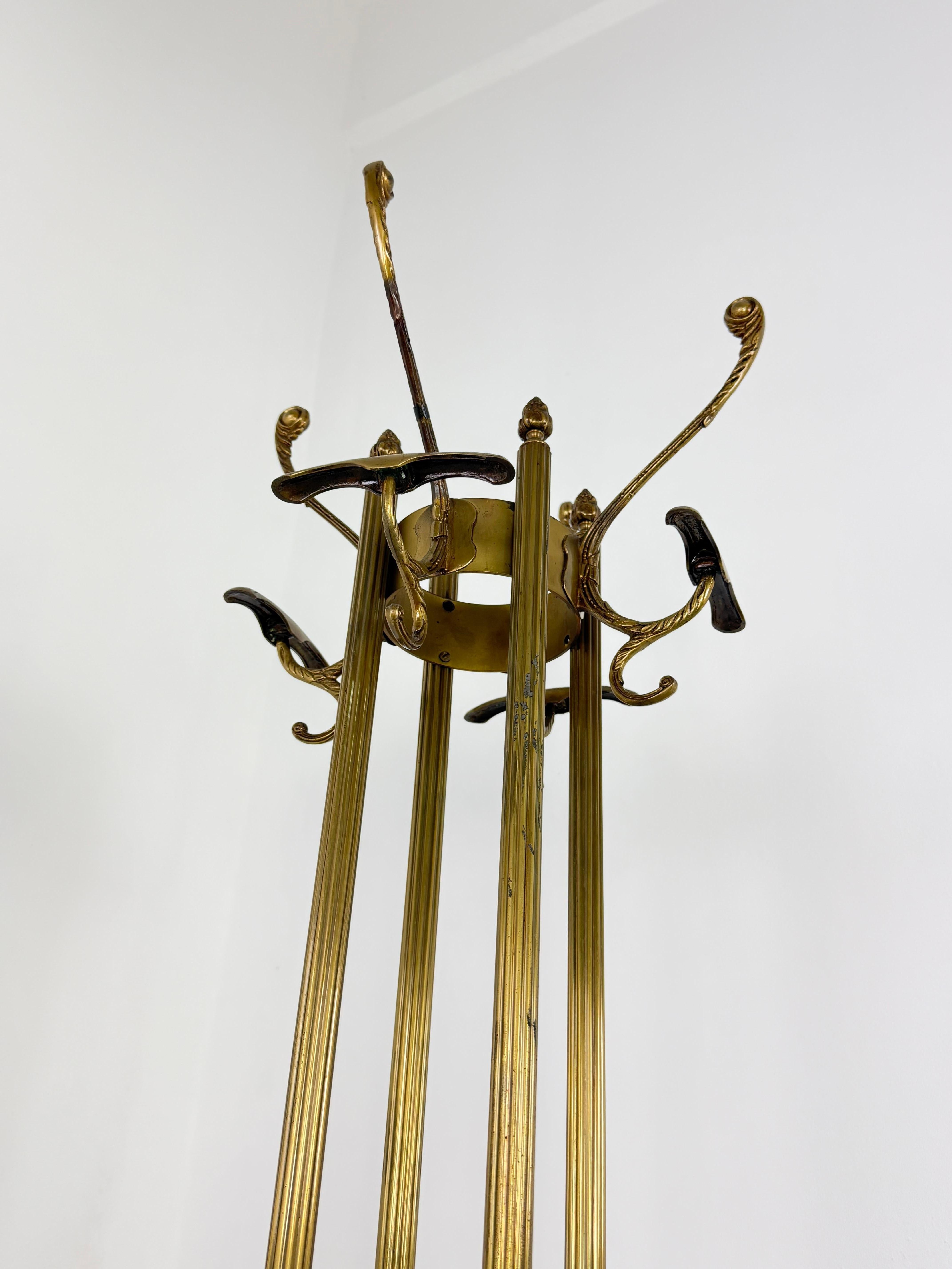 Elegant porte-manteau en laiton Hollywood Regency, années 1950 Bon état - En vente à Palermo, IT