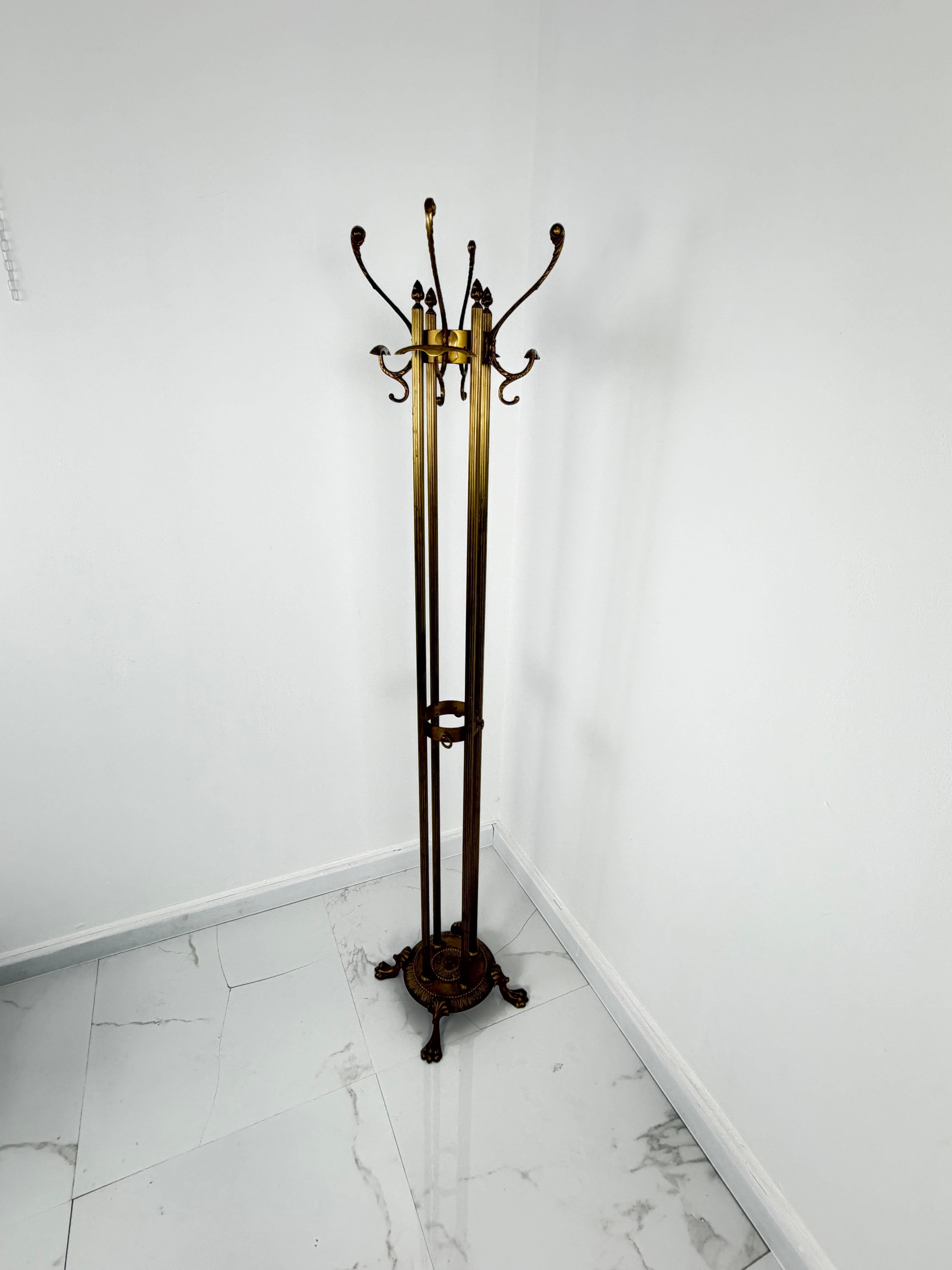 Milieu du XXe siècle Elegant porte-manteau en laiton Hollywood Regency, années 1950 en vente