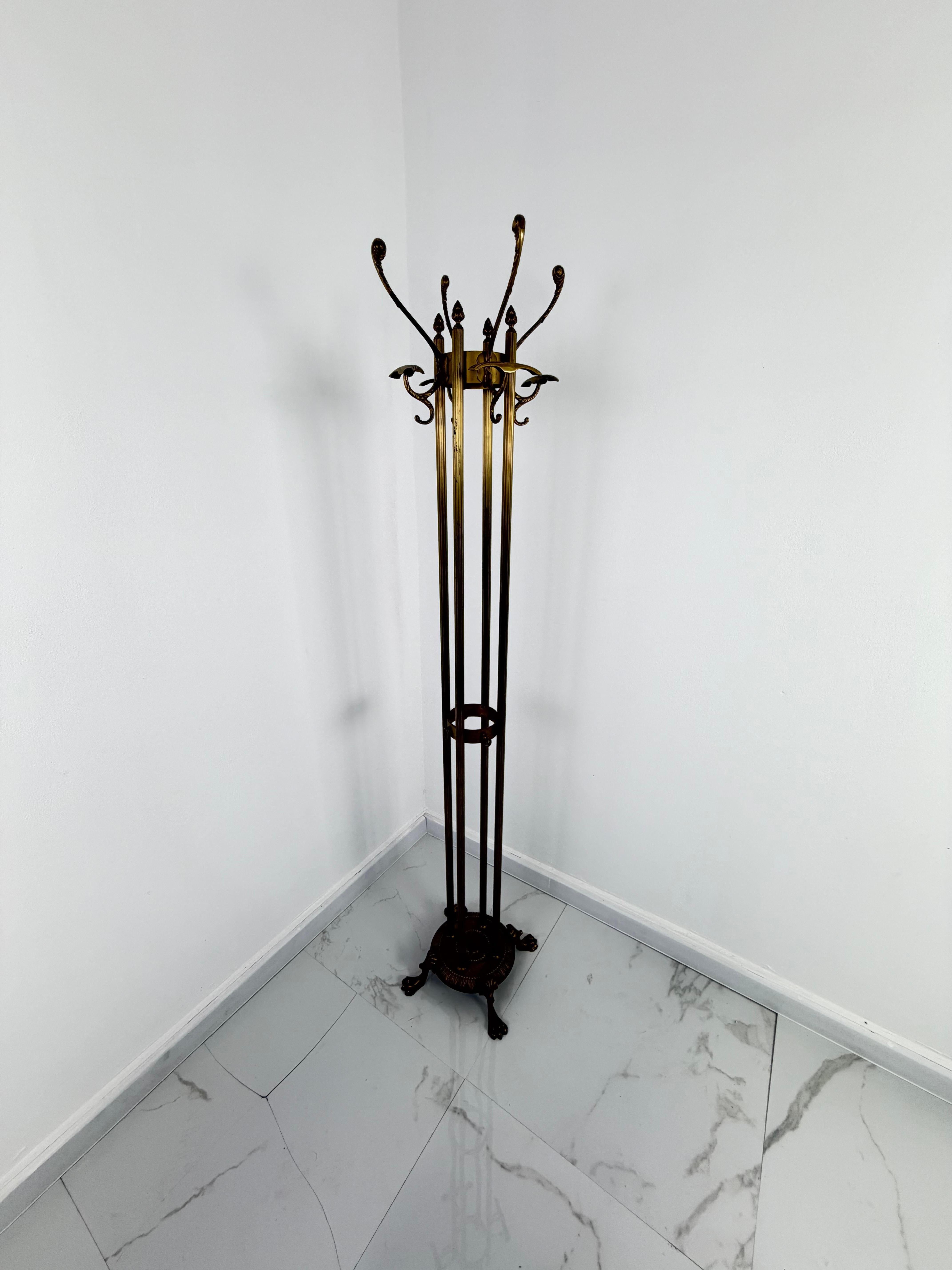 Laiton Elegant porte-manteau en laiton Hollywood Regency, années 1950 en vente