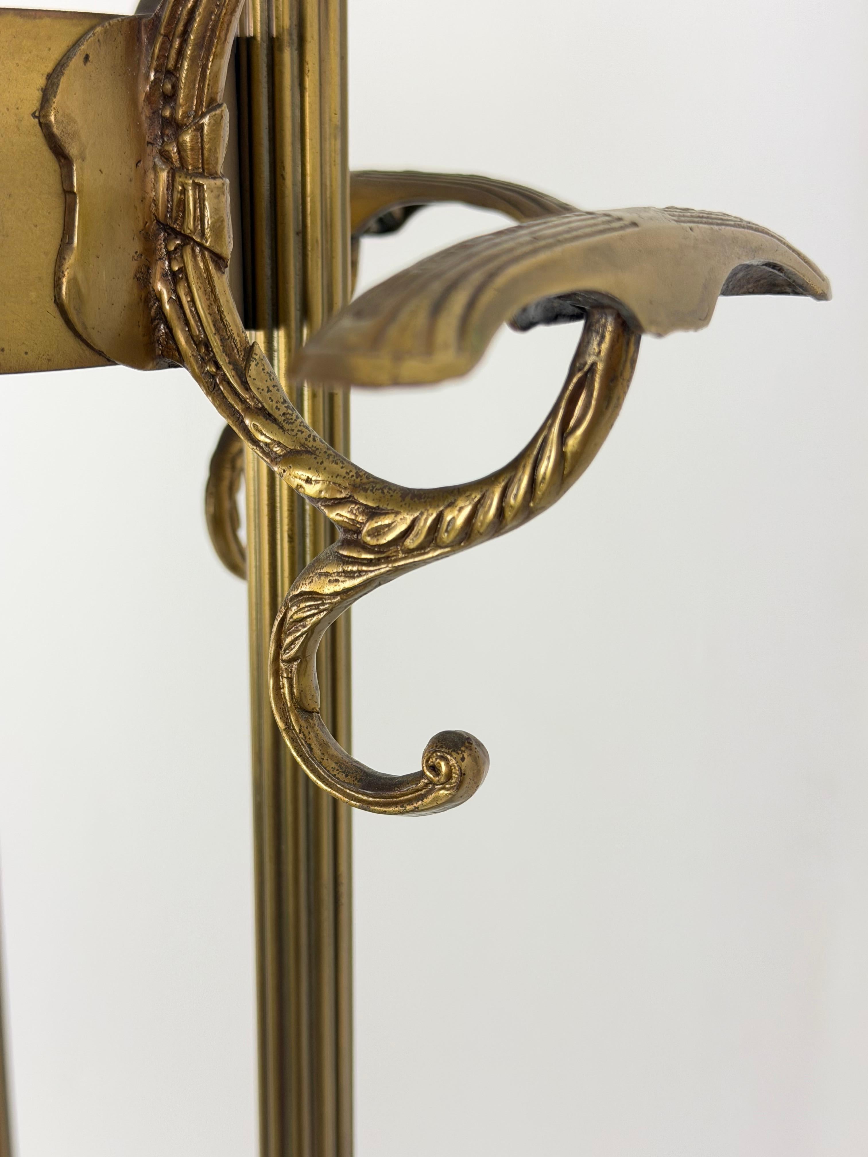 Elegant porte-manteau en laiton Hollywood Regency, années 1950 en vente 2