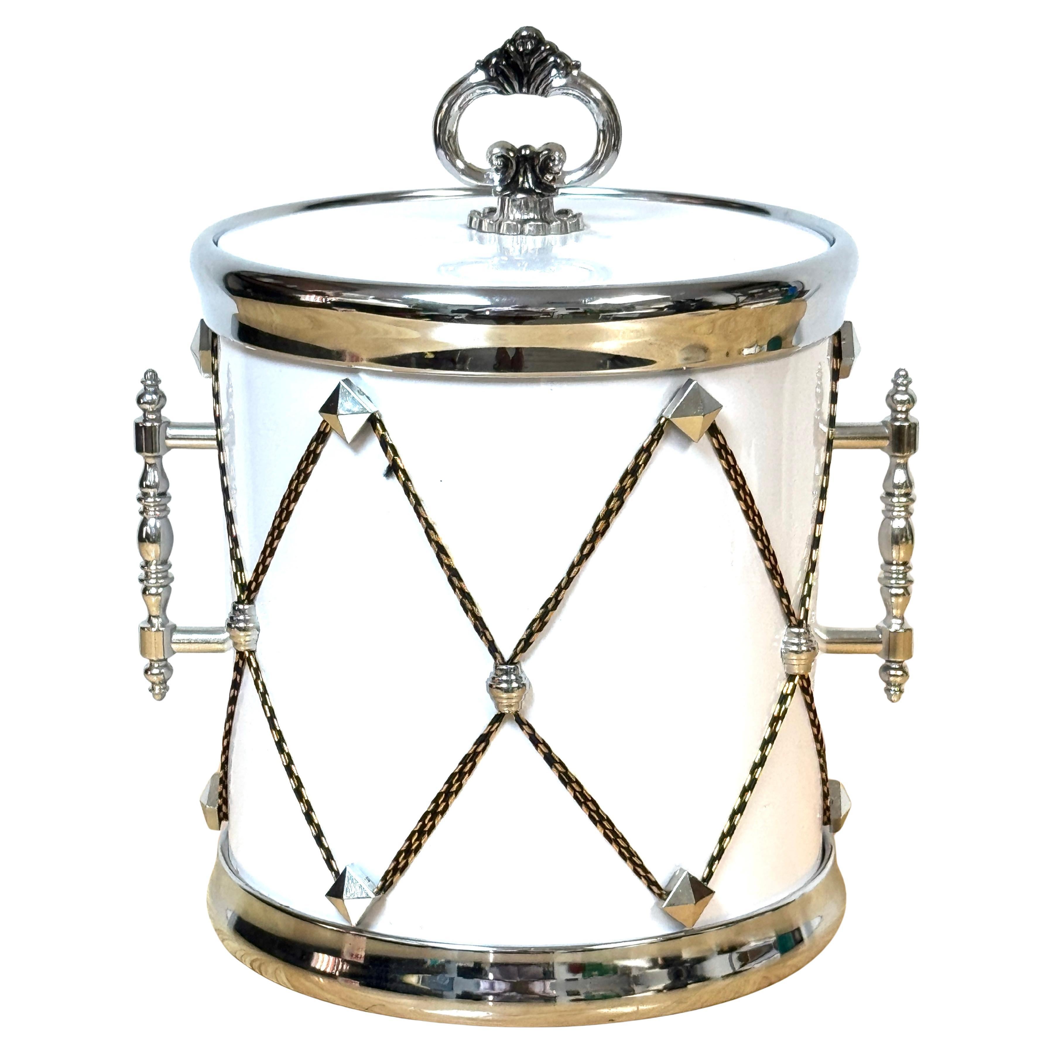 Elegante cubitera/enfriador de tambor blanco y plateado de la Regencia de Hollywood