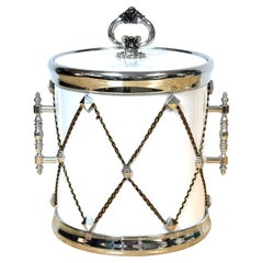 Eleganter Hollywood Regency Eiskübel/Kühler in weißer und silberner Trommelform