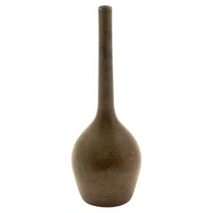 Vase élégant en bronze Ikebana