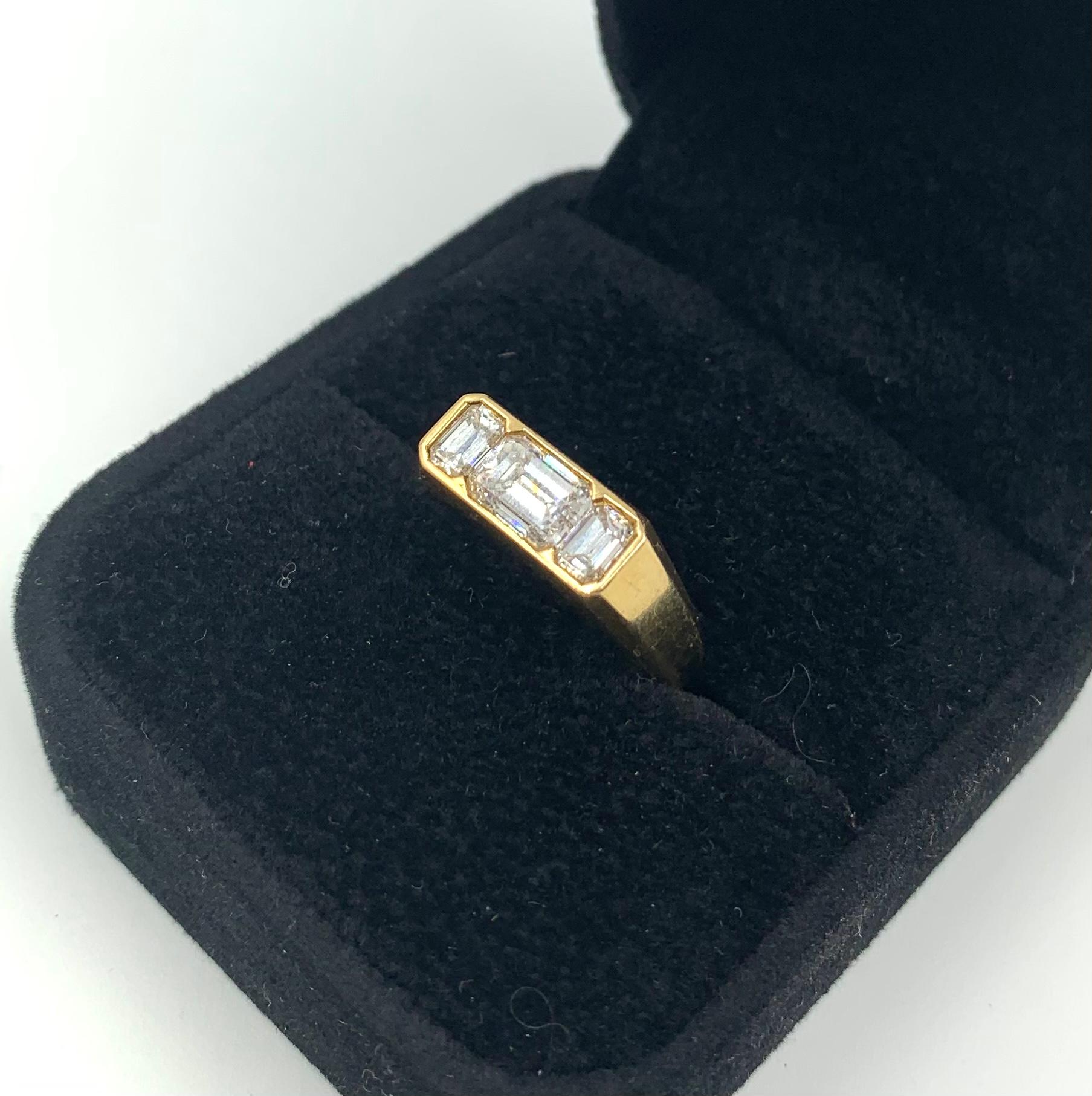Elegant Illario 18 Karat Gold Emerald Cut Diamond Three Stone Ring, 1.85tcw For Sale 6