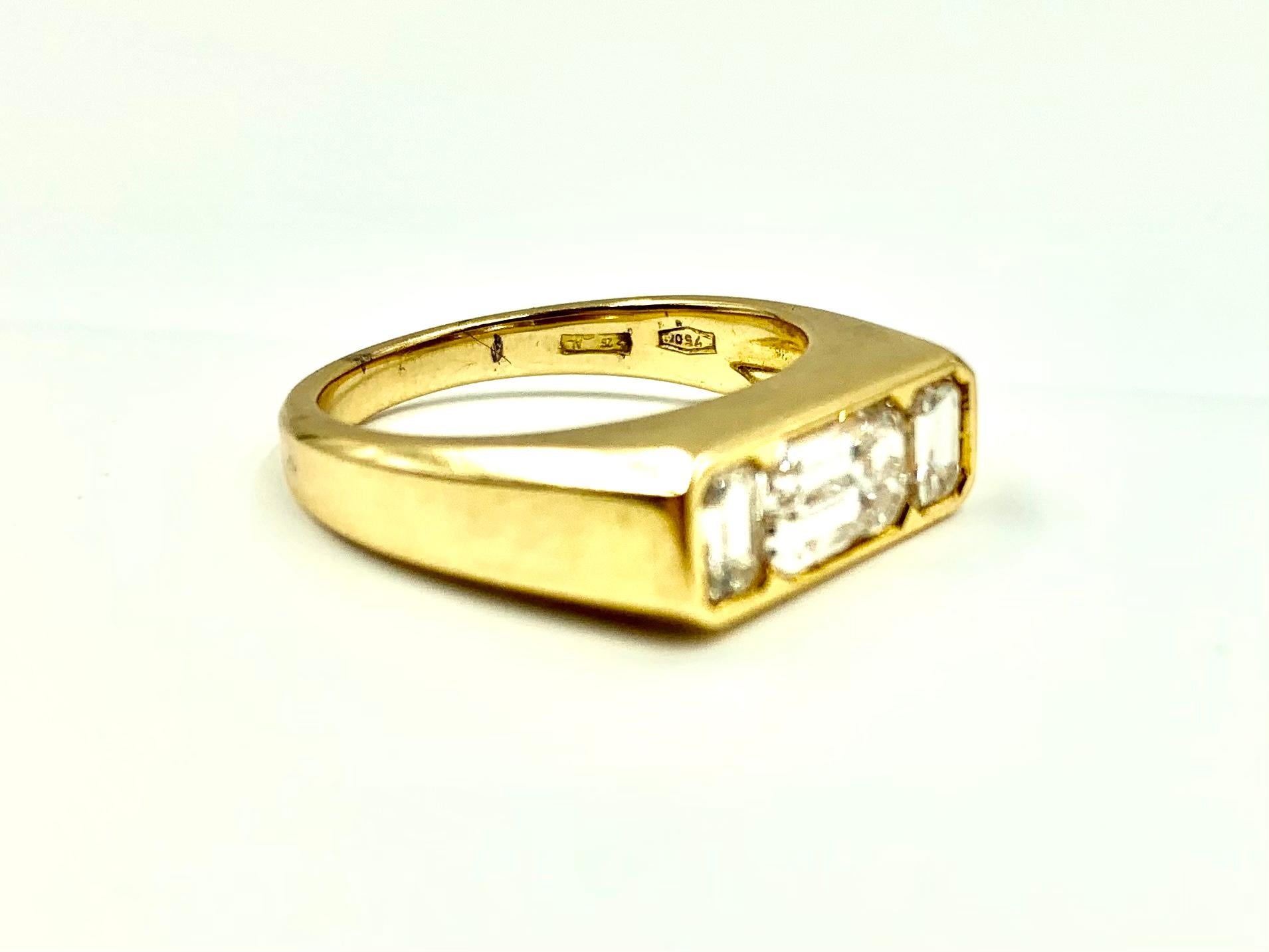 Women's or Men's Elegant Illario 18 Karat Gold Emerald Cut Diamond Three Stone Ring, 1.85tcw For Sale