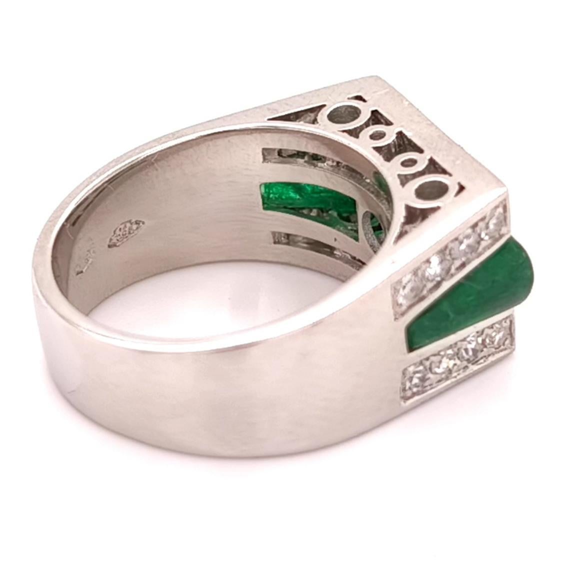Women's 1960 Illario IGI Certified 1.33 ct Kashmir Sapphire Emerald Diamond Ring For Sale