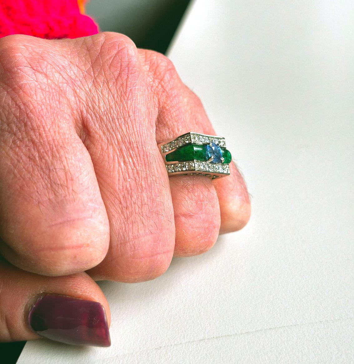 1960 Illario IGI Certified 1.33 ct Kashmir Sapphire Emerald Diamond Ring For Sale 3