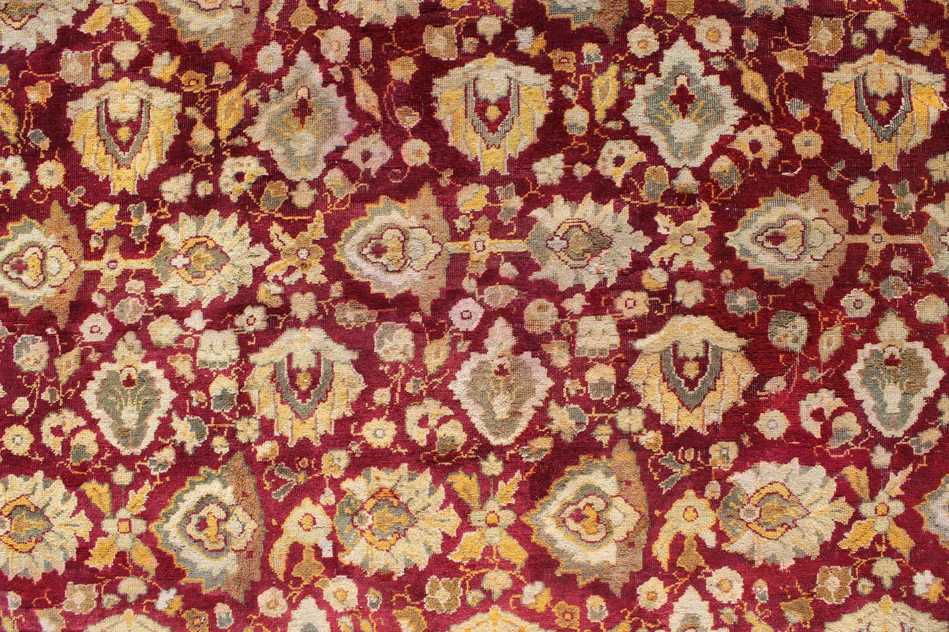 Ancien tapis indien Agra noué à la main, fond rouge marron et bordure grise et verte en vente 1
