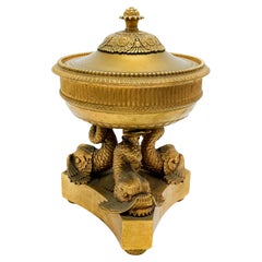 Elegant inkwell with lid in gold-patinated bronze. french empire