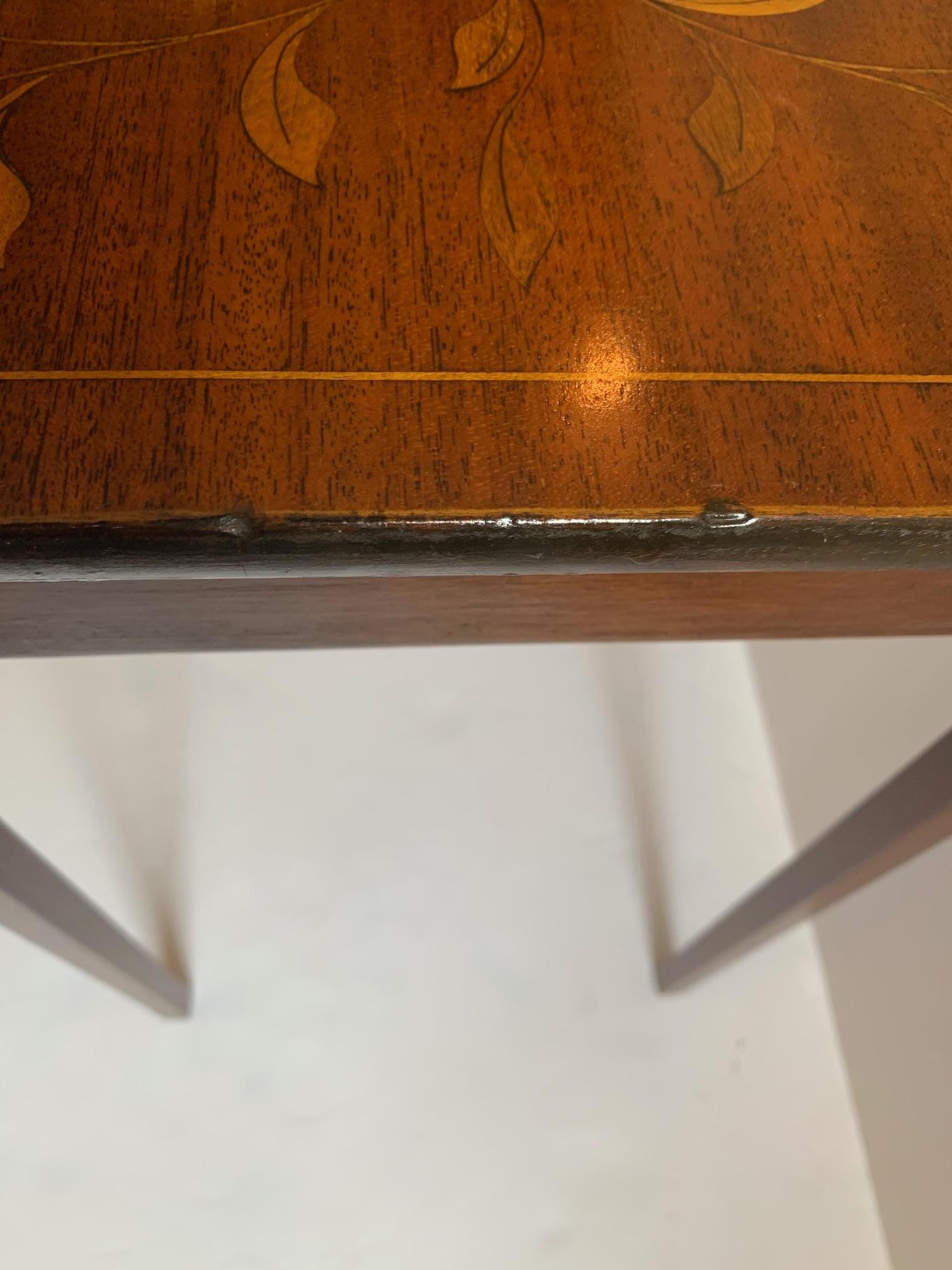 Elegant Inlaid End Table with Mixed Woods 2