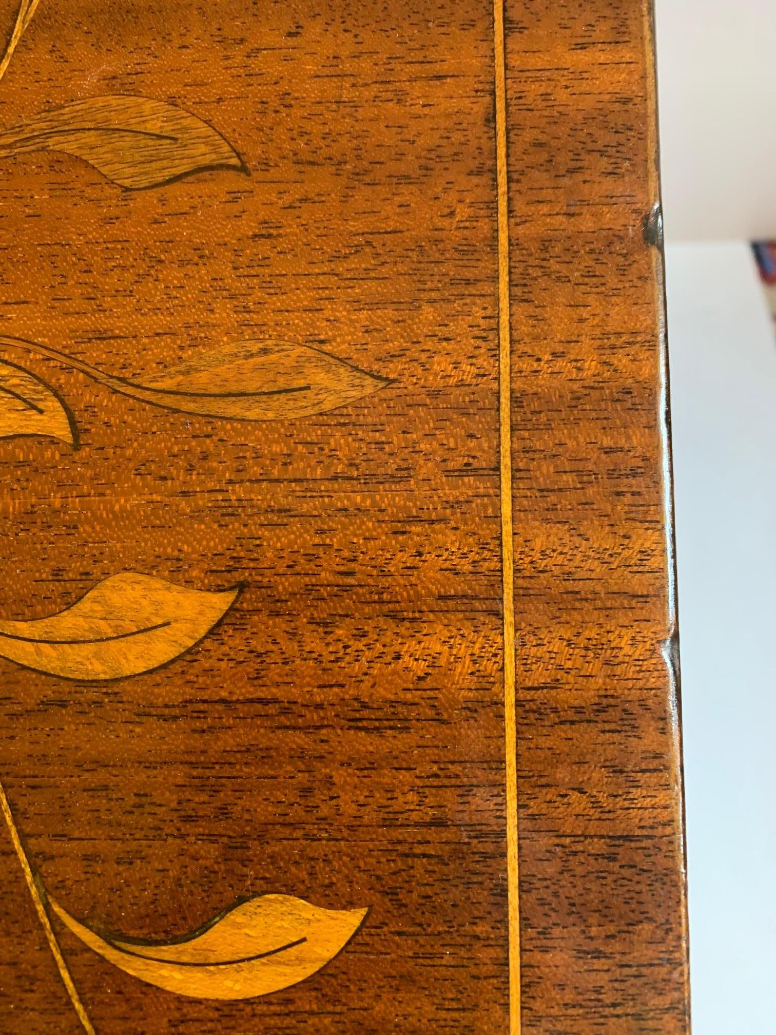 Elegant Inlaid End Table with Mixed Woods 3