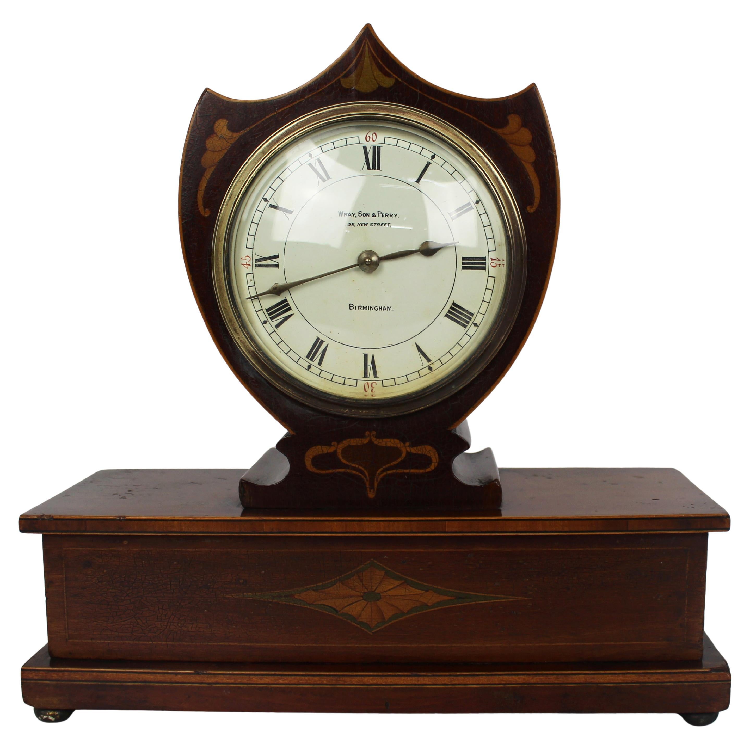 Eleganza dell'orologio da tavolo in mogano intarsiato di Wray, Son & Perry c.1900 in vendita