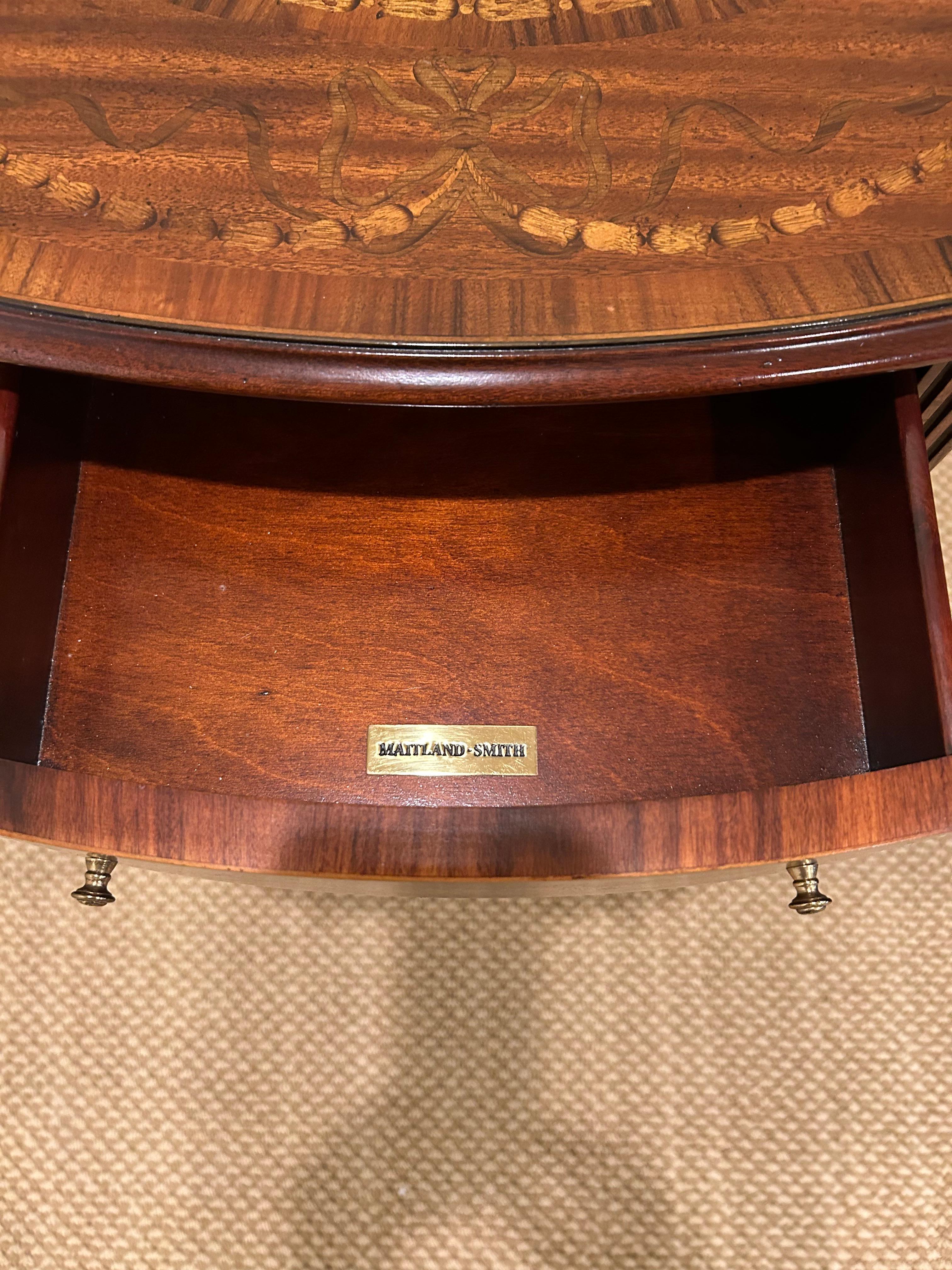 Elegante Mesa Auxiliar Pembroke de Madera Mixta con Incrustaciones y Hoja Caída en Bueno Estado en Hopewell, NJ