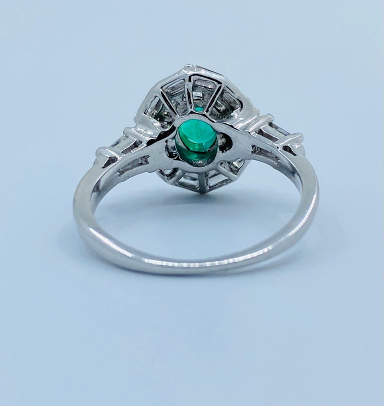 Women's Elegant Intense Green Columbian Emerald and Diamond Platinum Ring For Sale