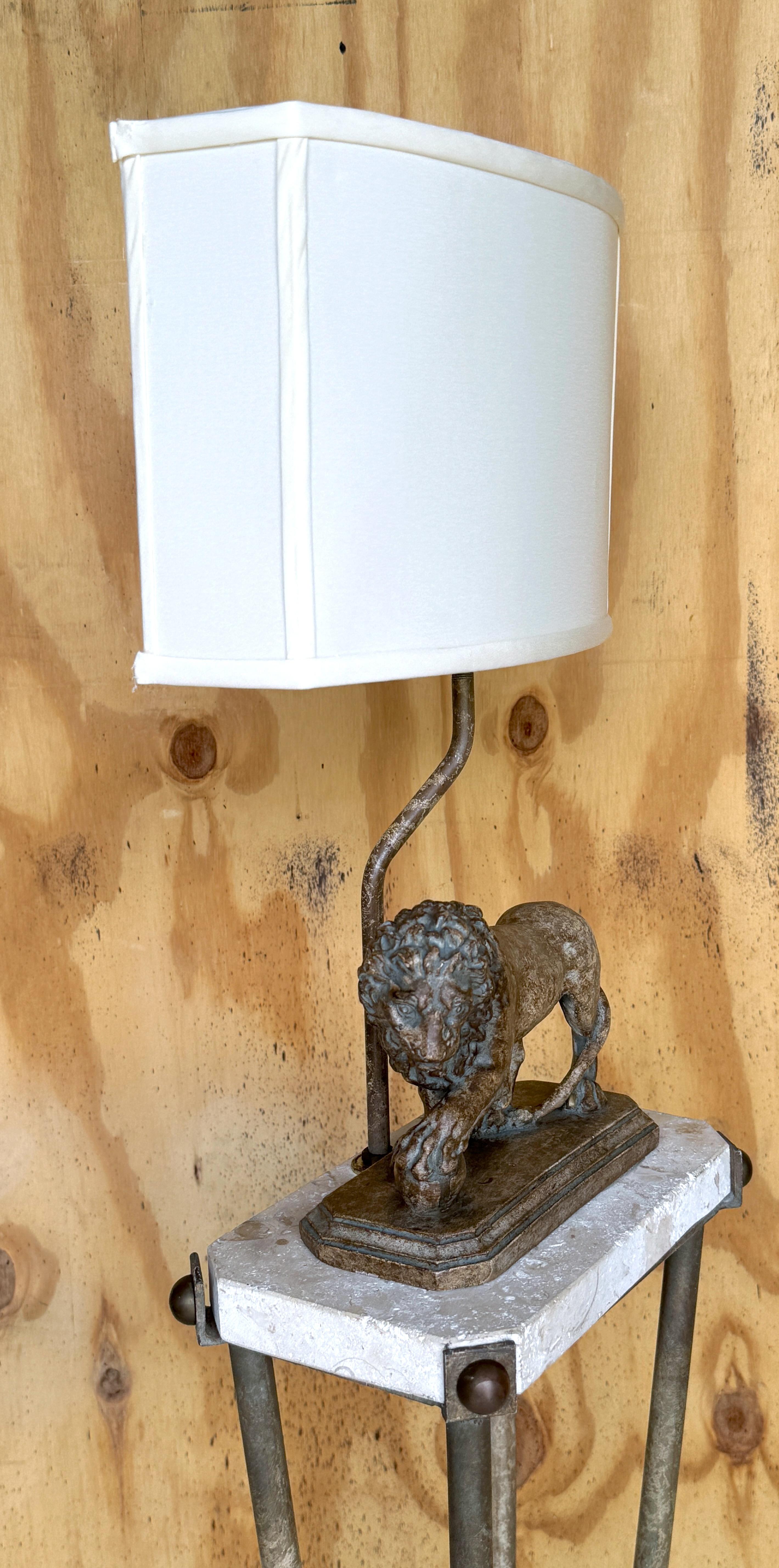 Elegant Iron & Marble Medici Lion Motif Floor Lamp Attributed Maitland -Smith For Sale 4