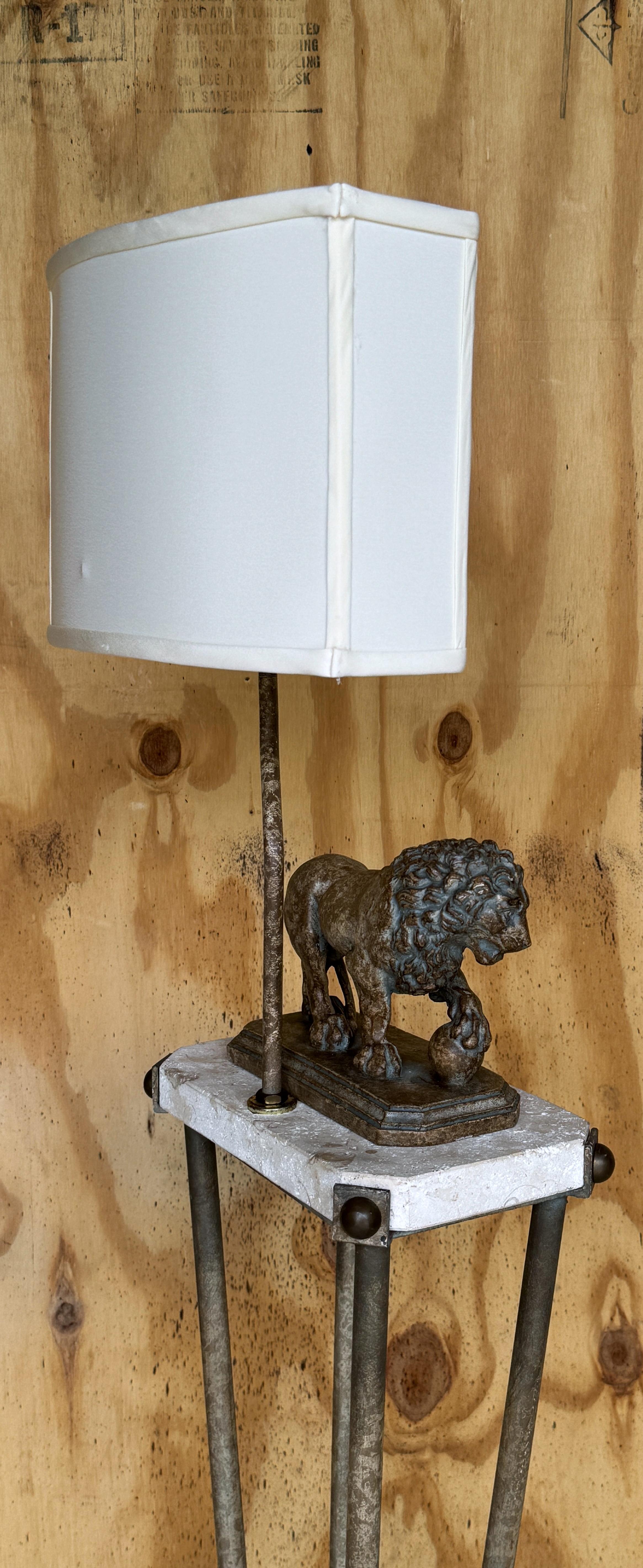 Elegant Iron & Marble Medici Lion Motif Floor Lamp Attributed Maitland -Smith For Sale 5
