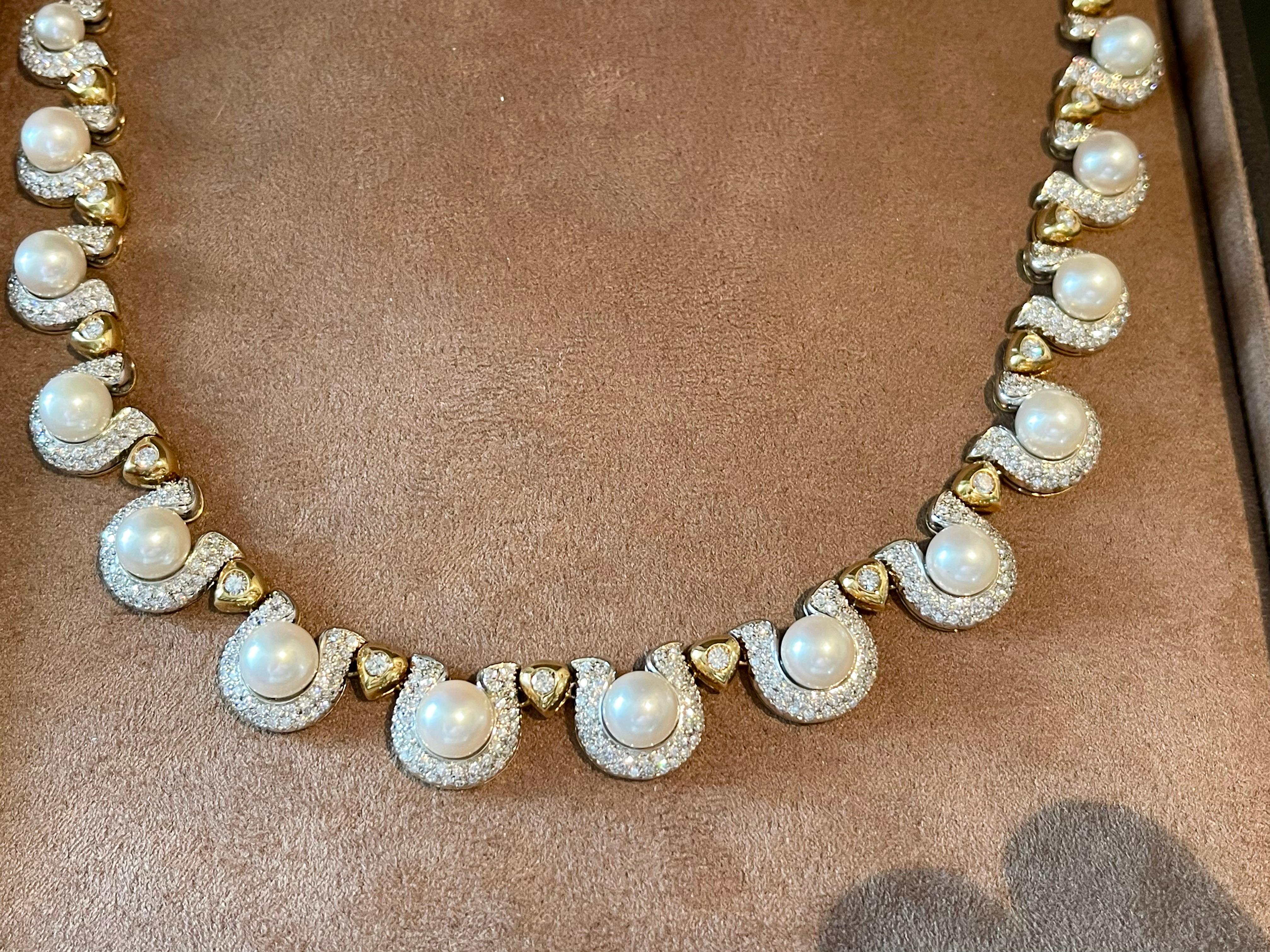 Contemporary Elegant italian 18 K yellow white Gold Pearl Diamond necklace For Sale