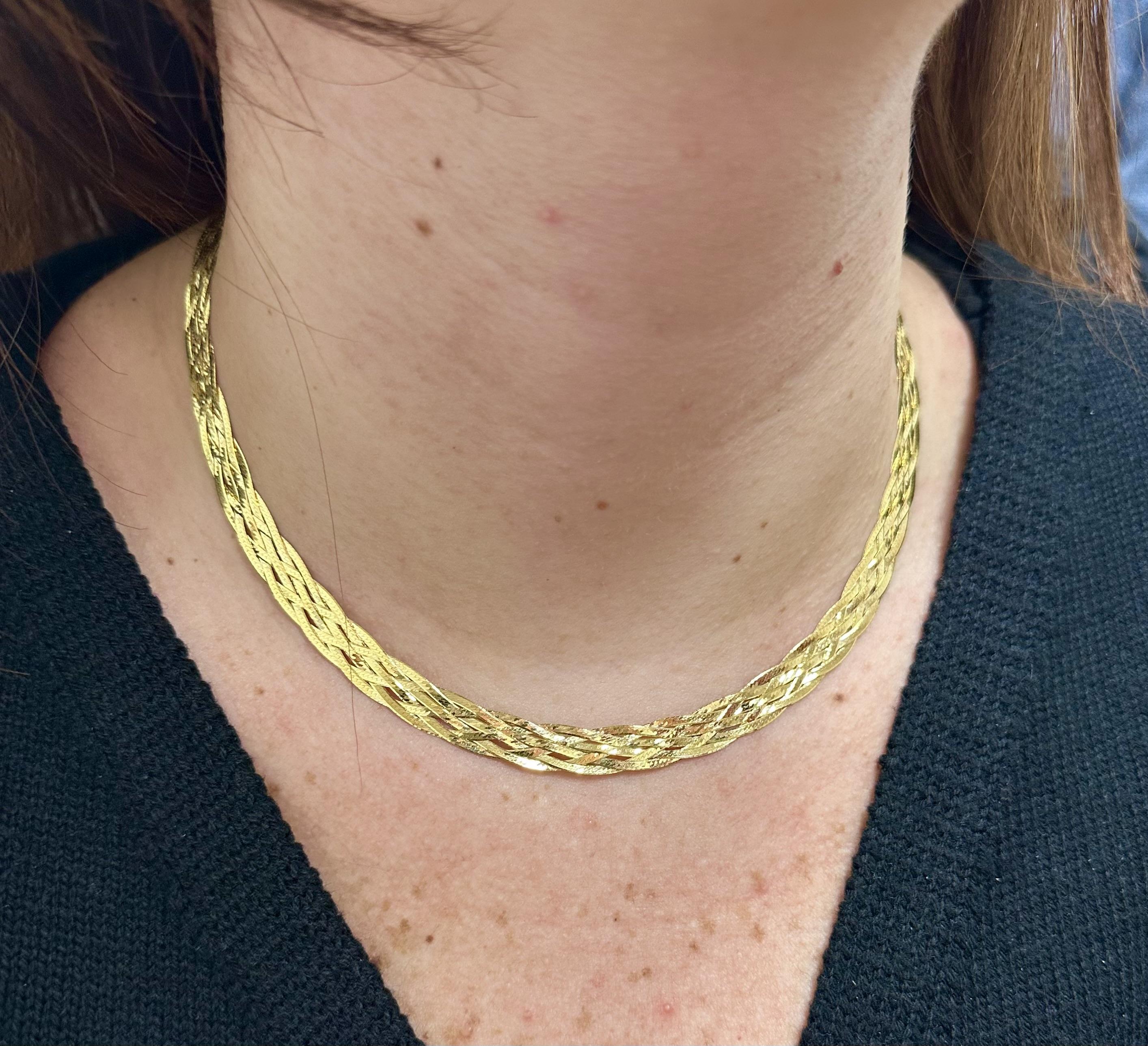Elegant Italian 18k Yellow Gold 18
