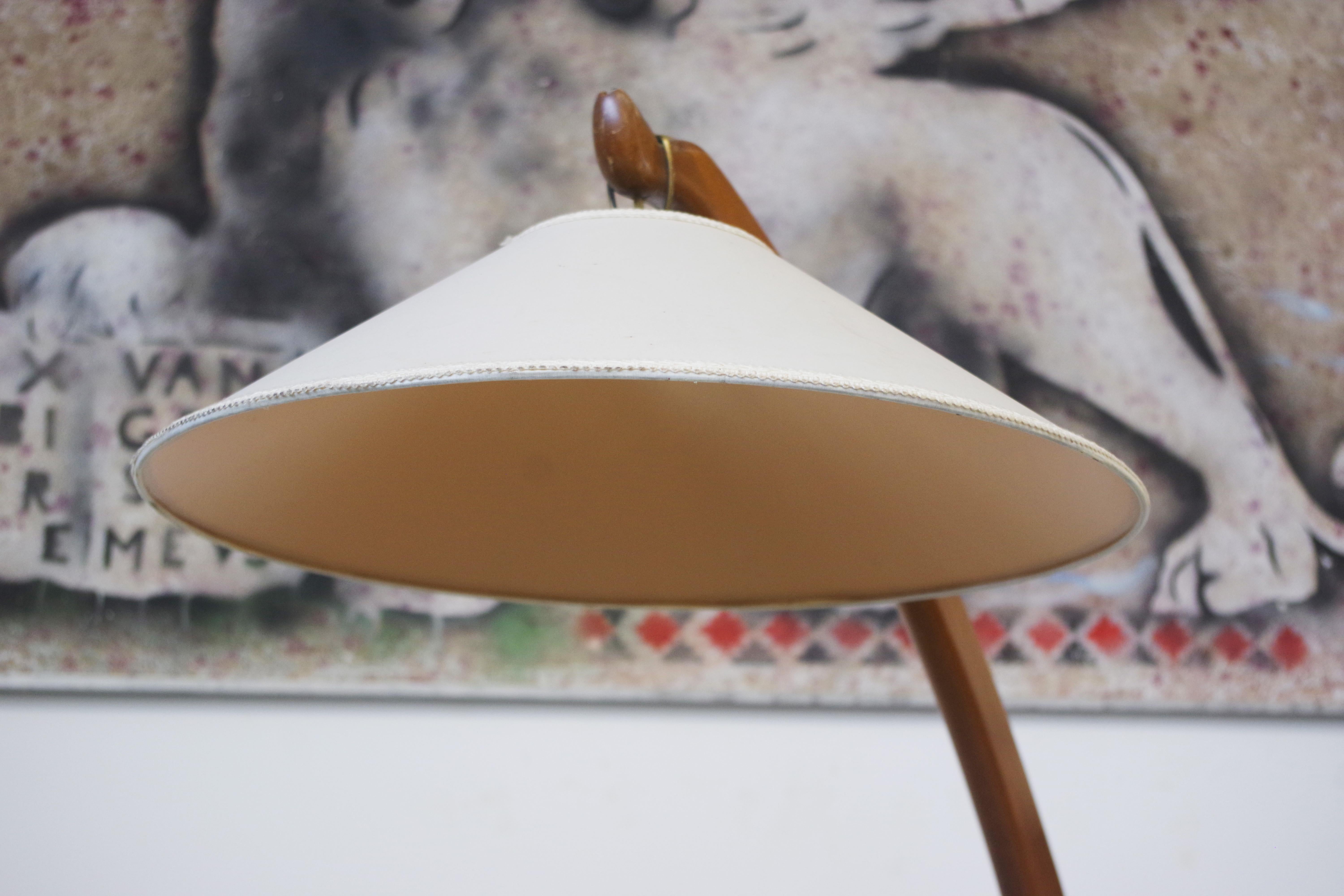 Mid-20th Century Elegant Italian Arched Floor Lamp, 1960s in vendita
